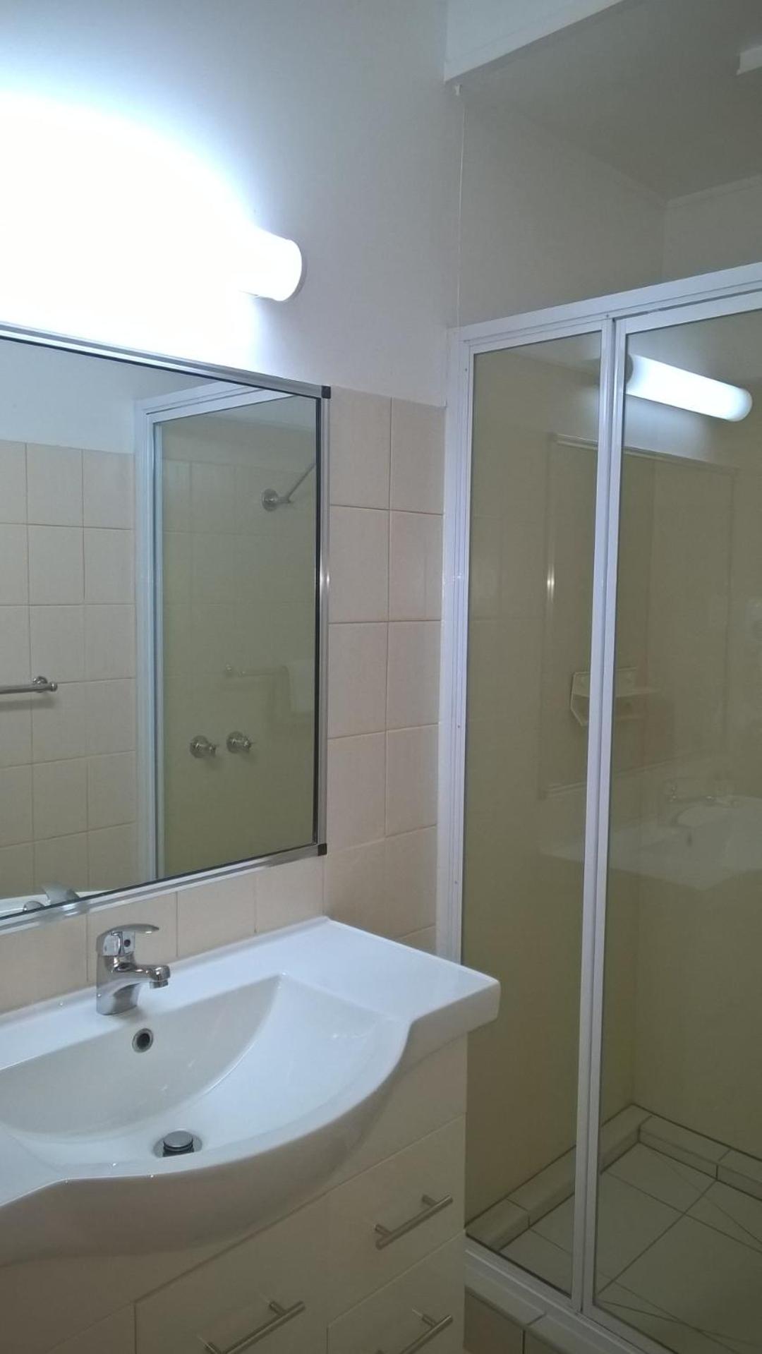 Standard Twin Room photo 2