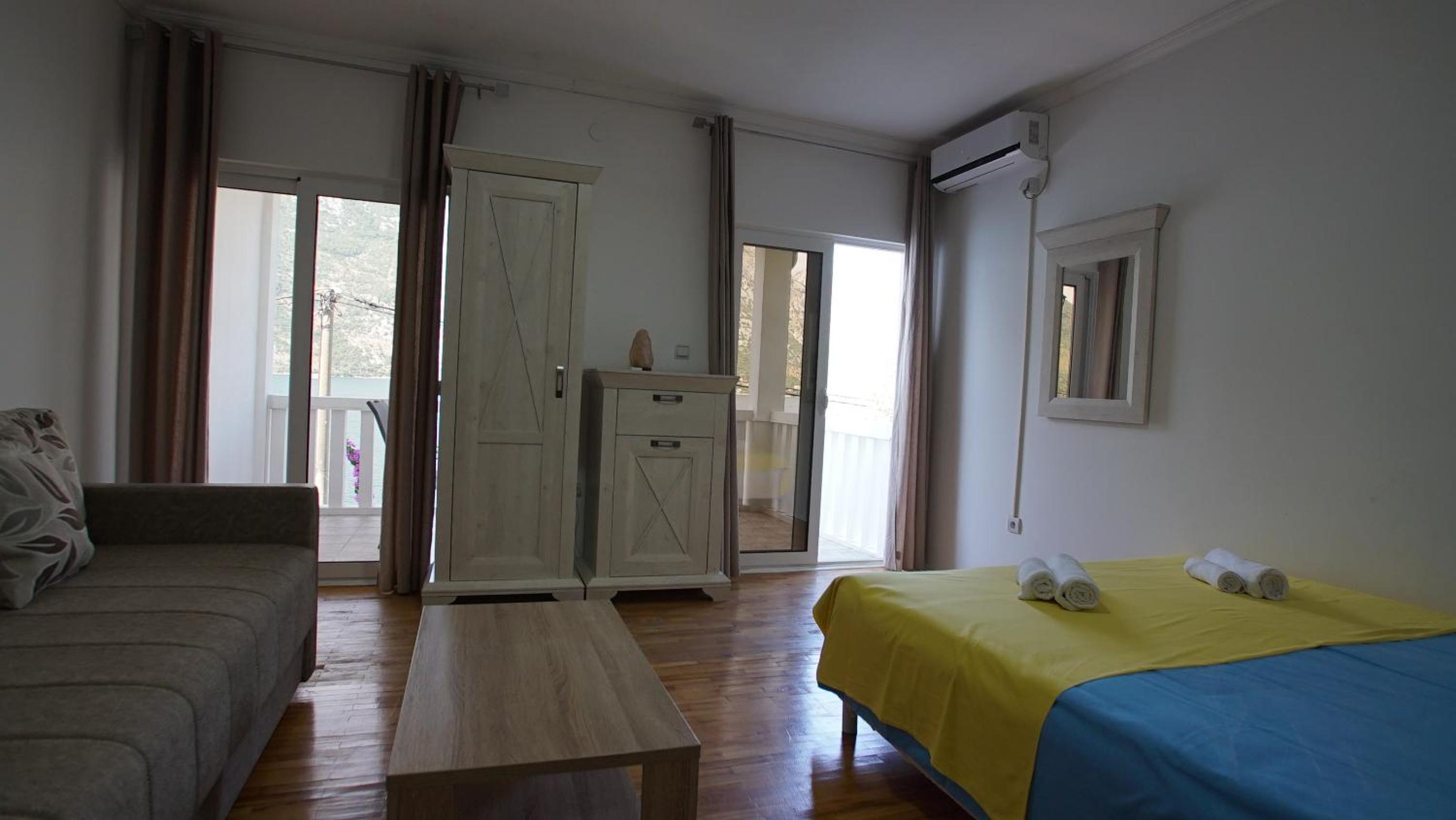 Apartment with Sea View (4 Adults)
