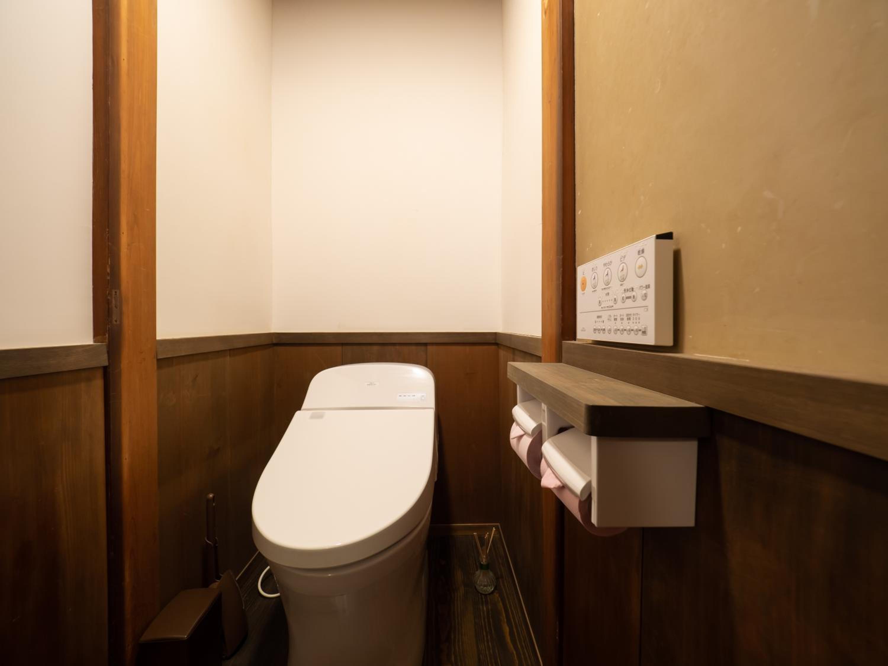 Twin Room with Shared Bathroom photo 2