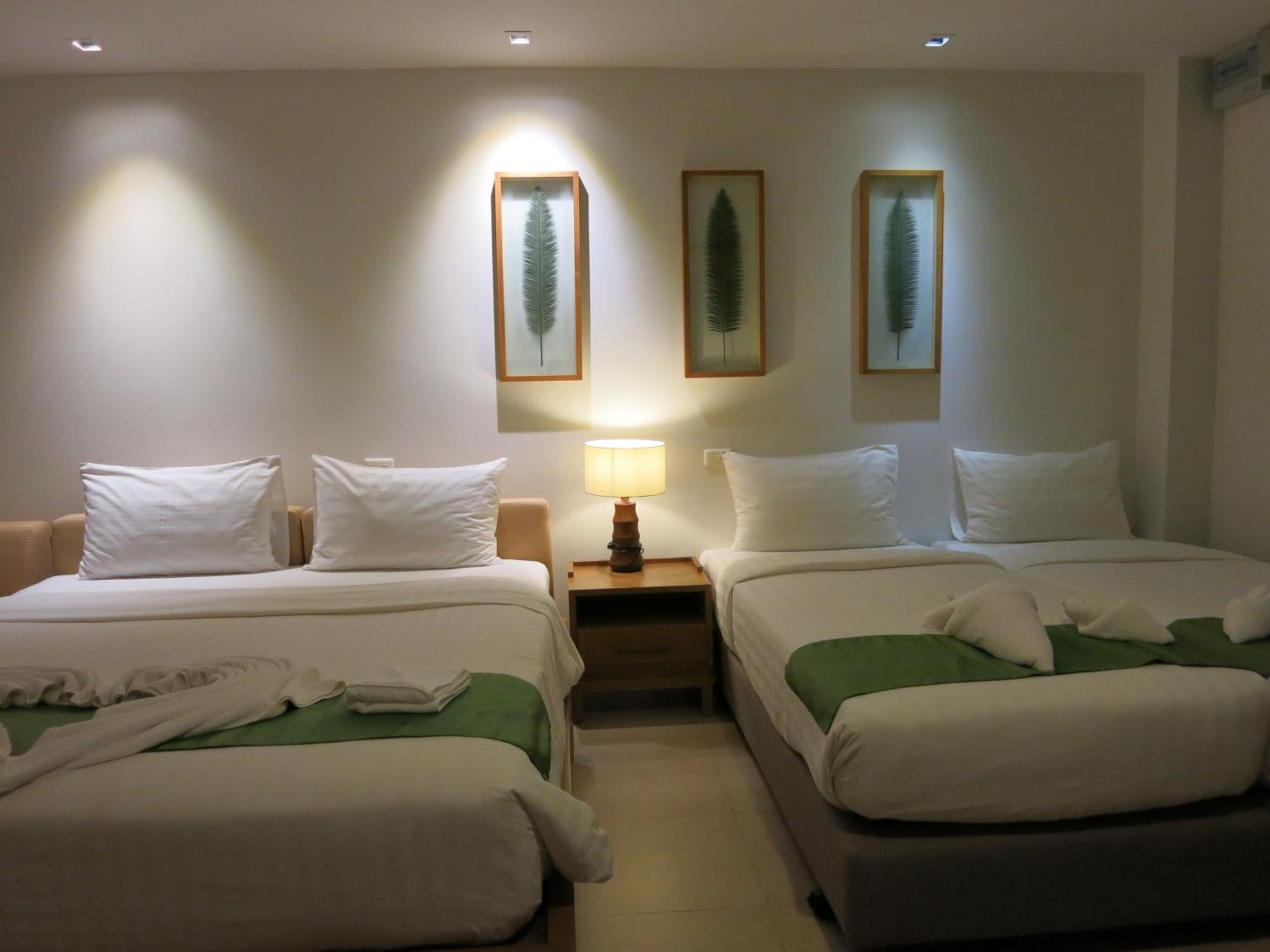 Family Room with Sea View - Photo 4