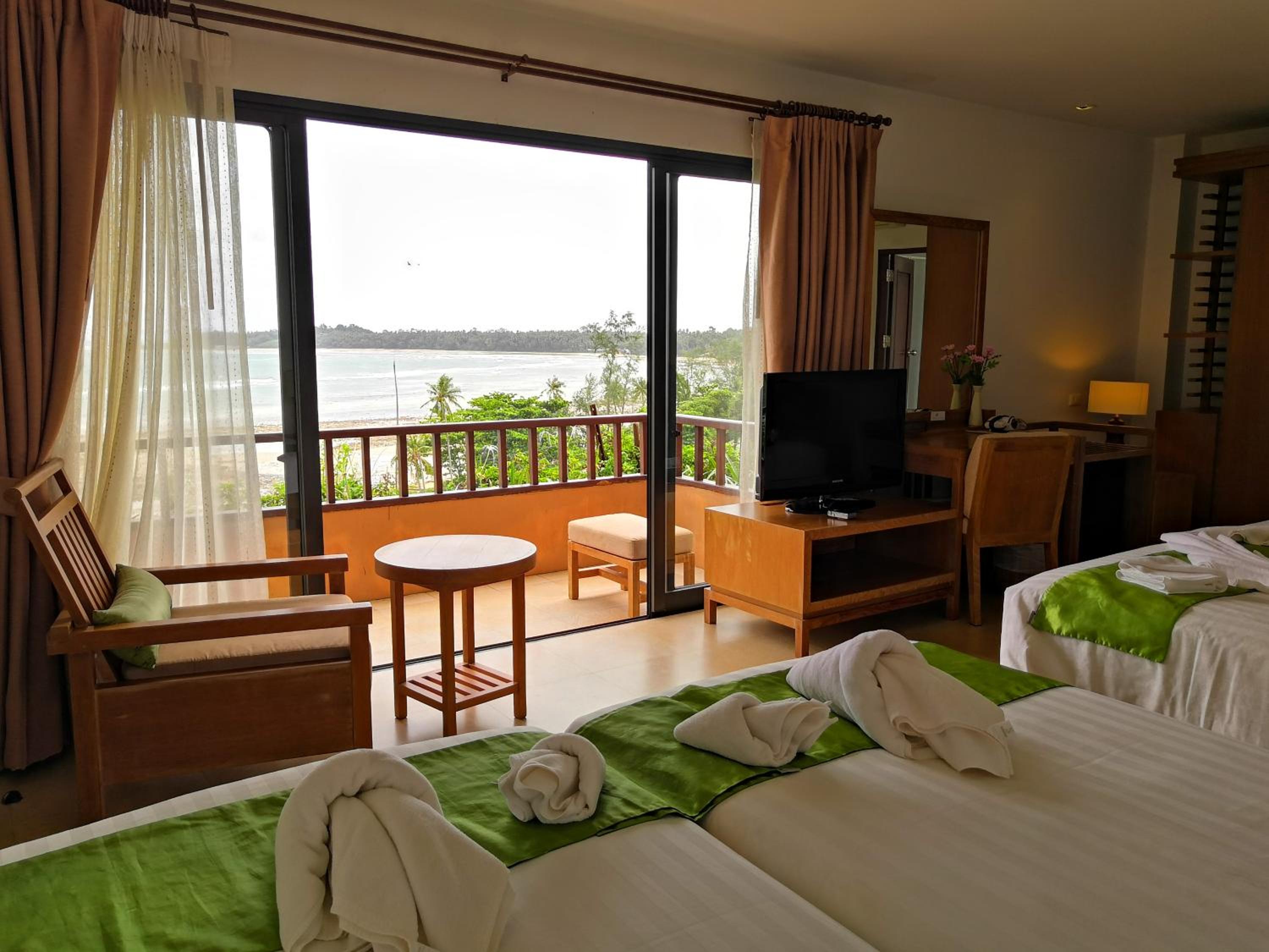 Family Room with Sea View - Photo 5