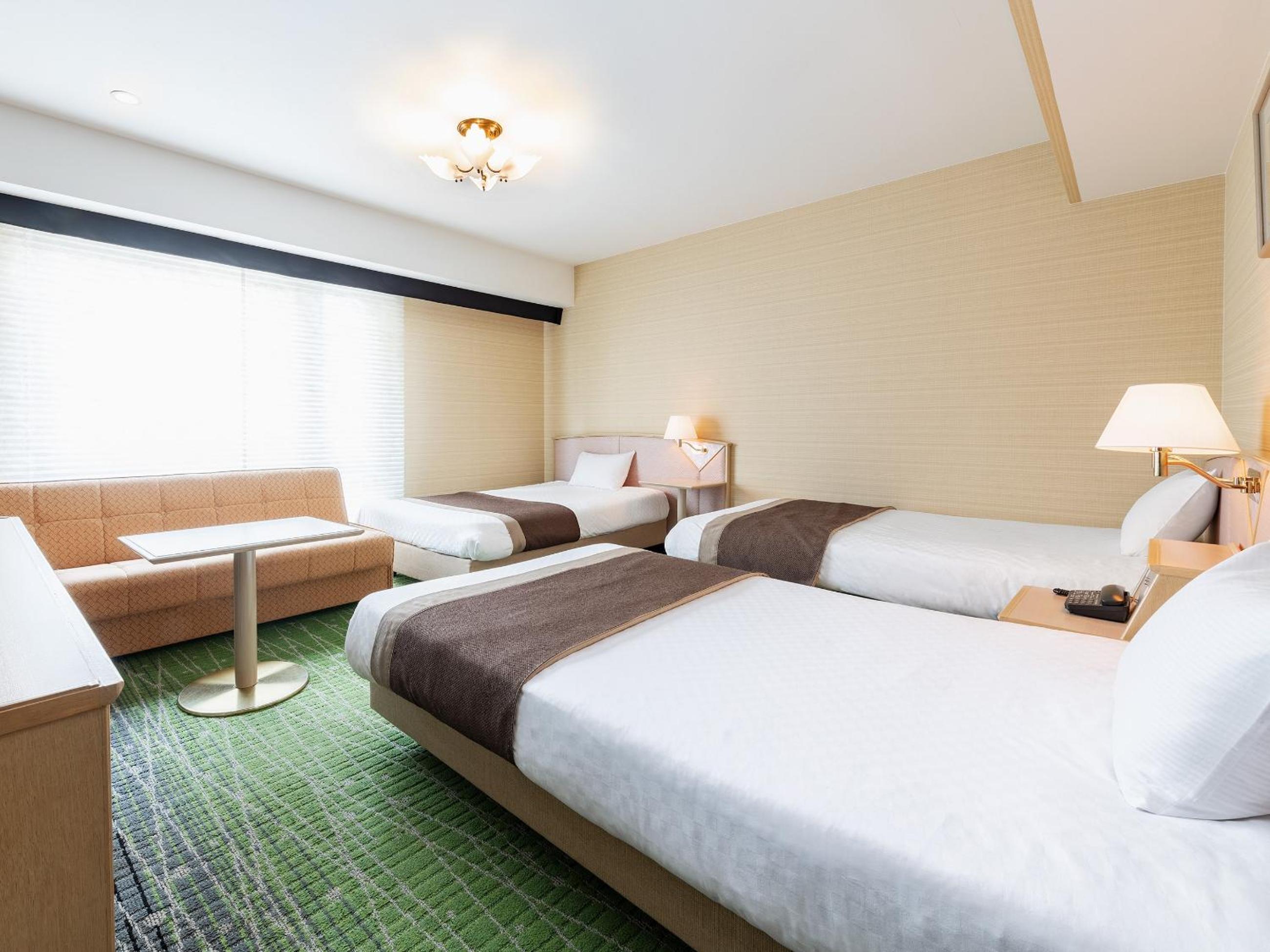 Quadruple Room - Non-Smoking photo 1