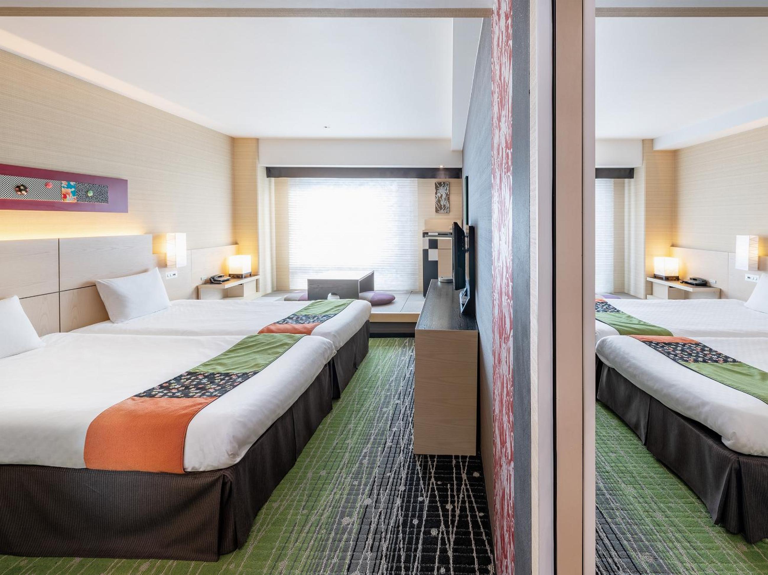 Two Connecting Triple Rooms (6 Adults) with Tatami - Non-Smoking