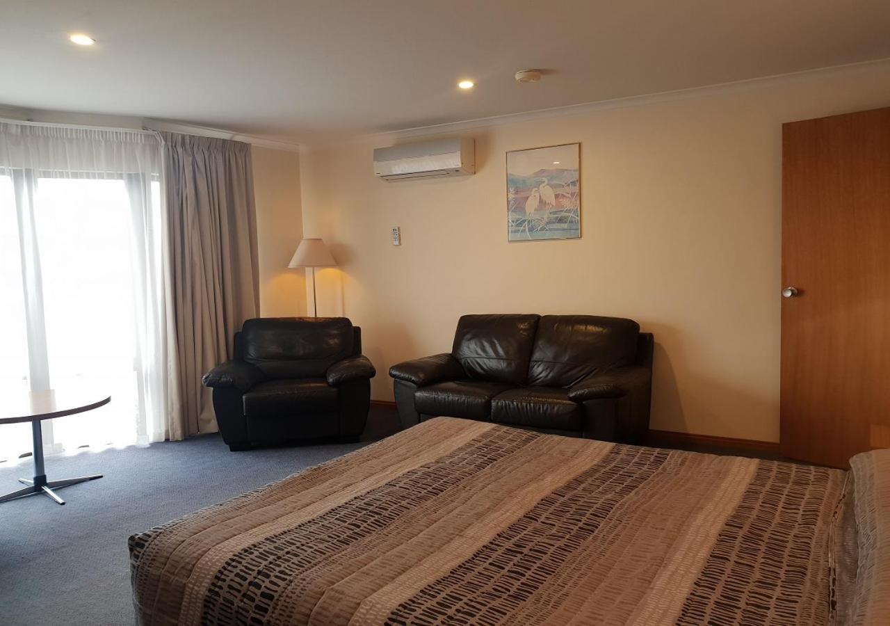 Deluxe Family Suite photo 1