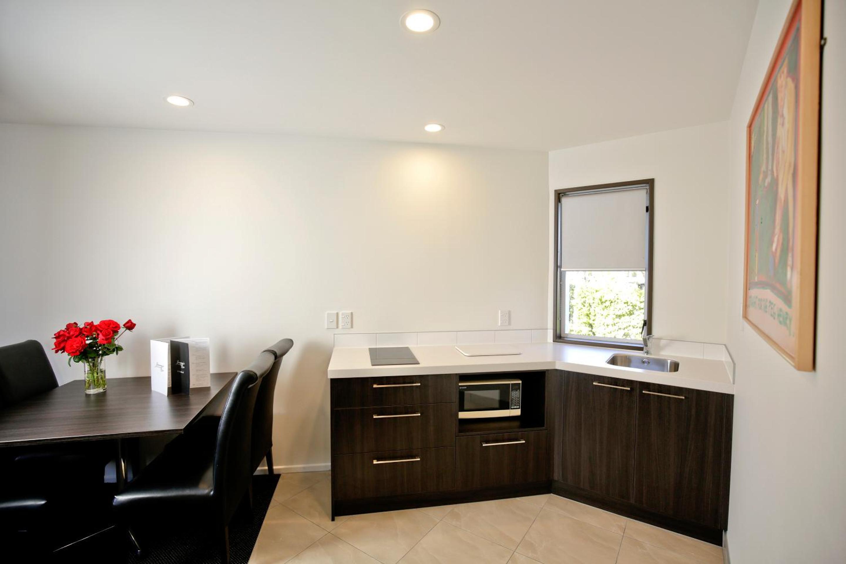 Deluxe Two-Bedroom Apartment - Photo 6