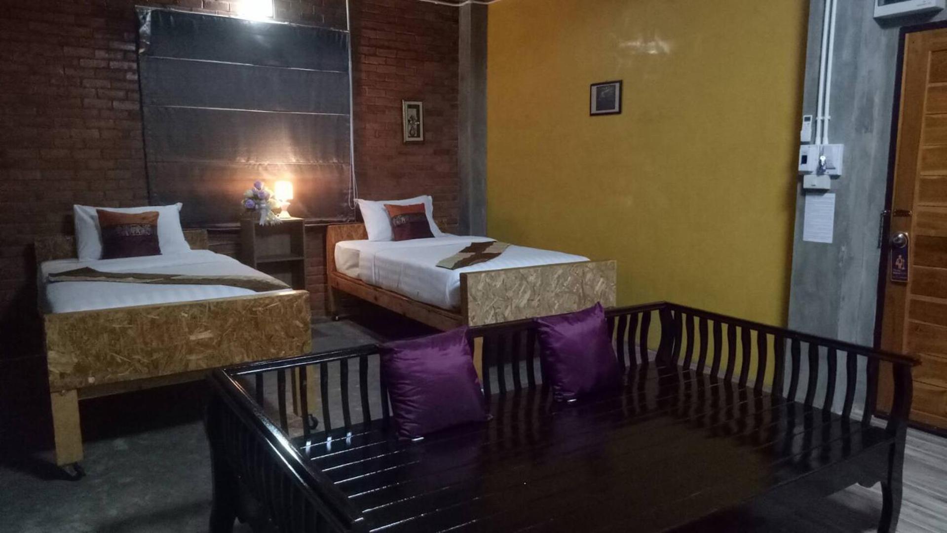 Triple Room With Private Bathroom - Photo 23