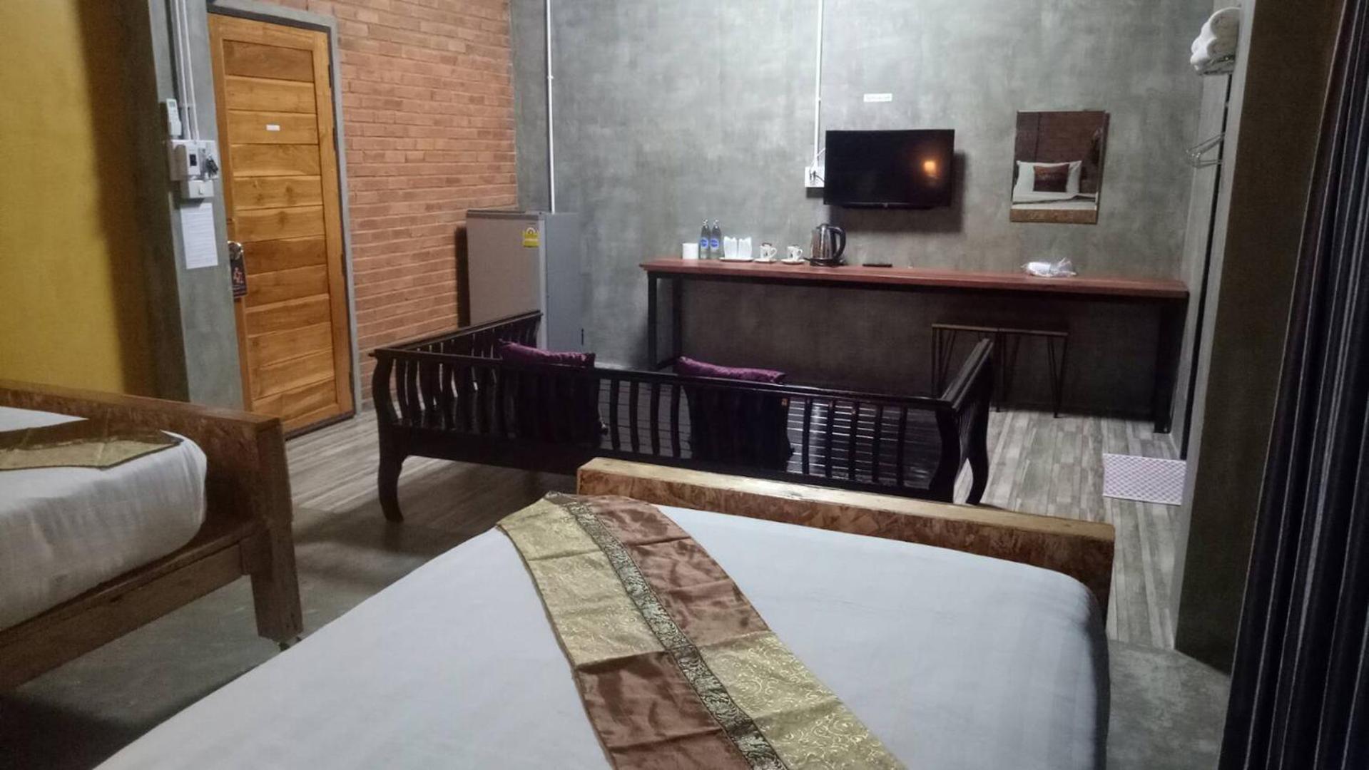 Triple Room With Private Bathroom - Photo 27