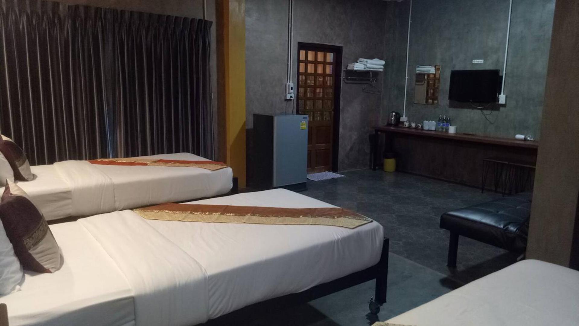 Triple Room With Private Bathroom - Photo 28