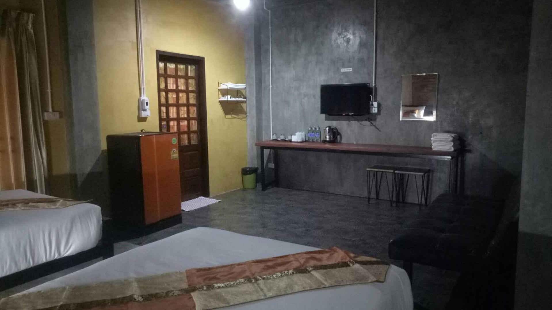 Triple Room With Private Bathroom - Photo 22