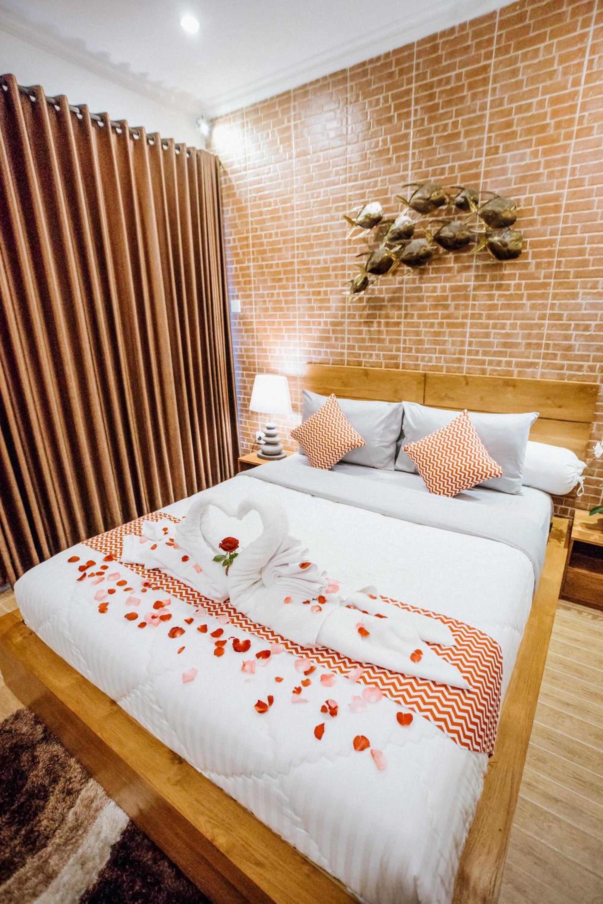 Deluxe King Room - Photo 34