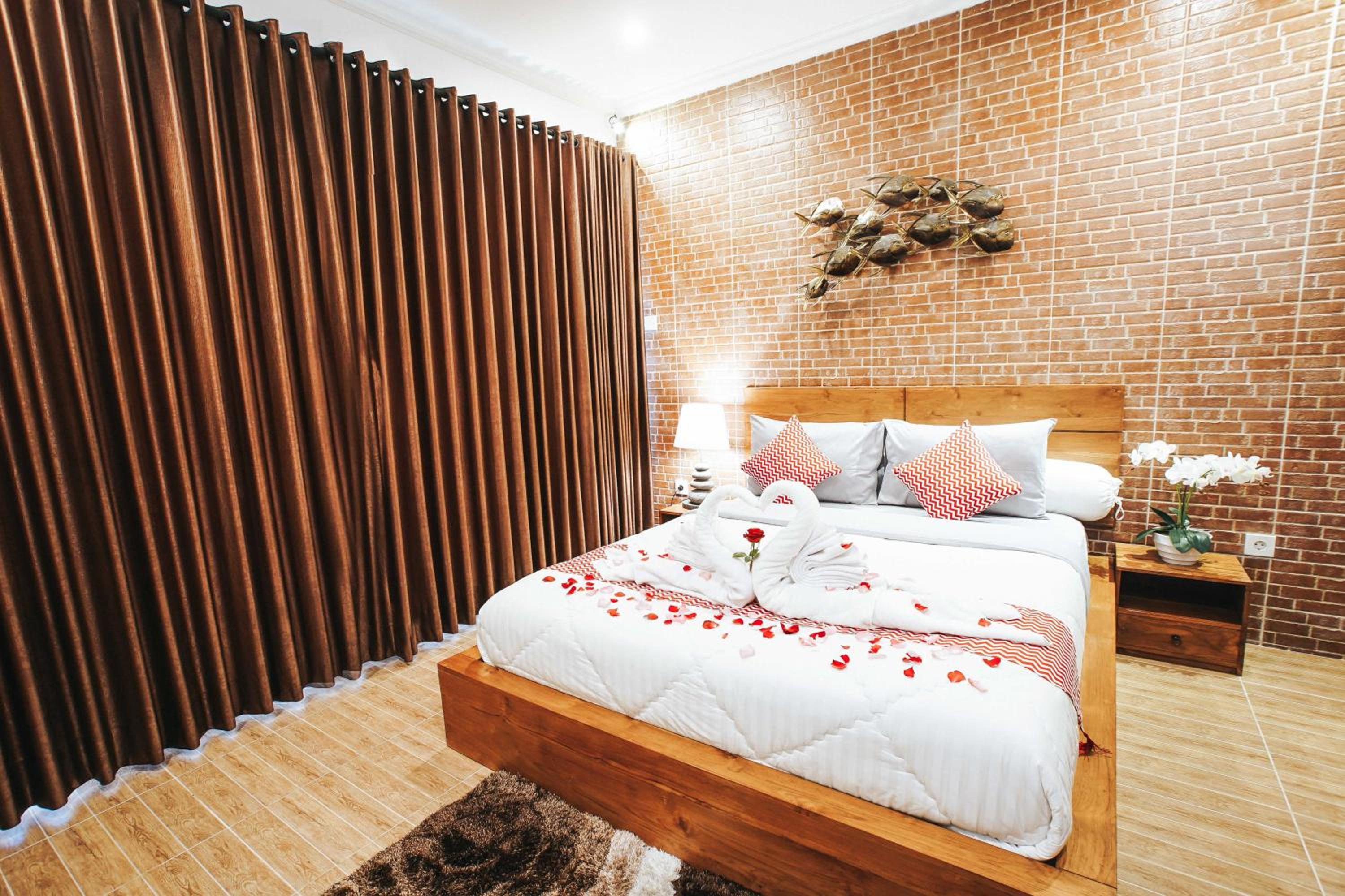 Deluxe King Room - Photo 6
