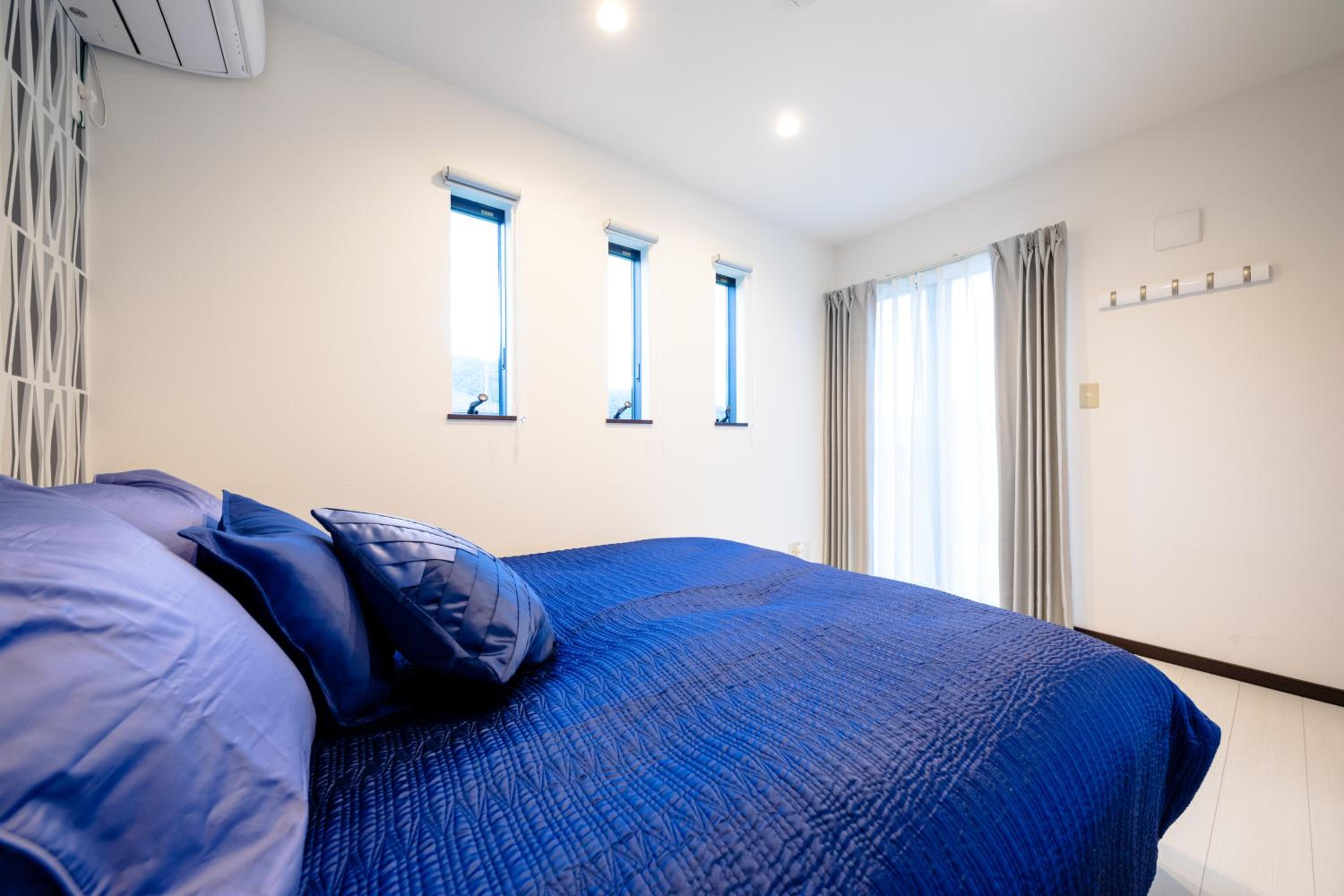 Three-Bedroom Villa - Photo 17