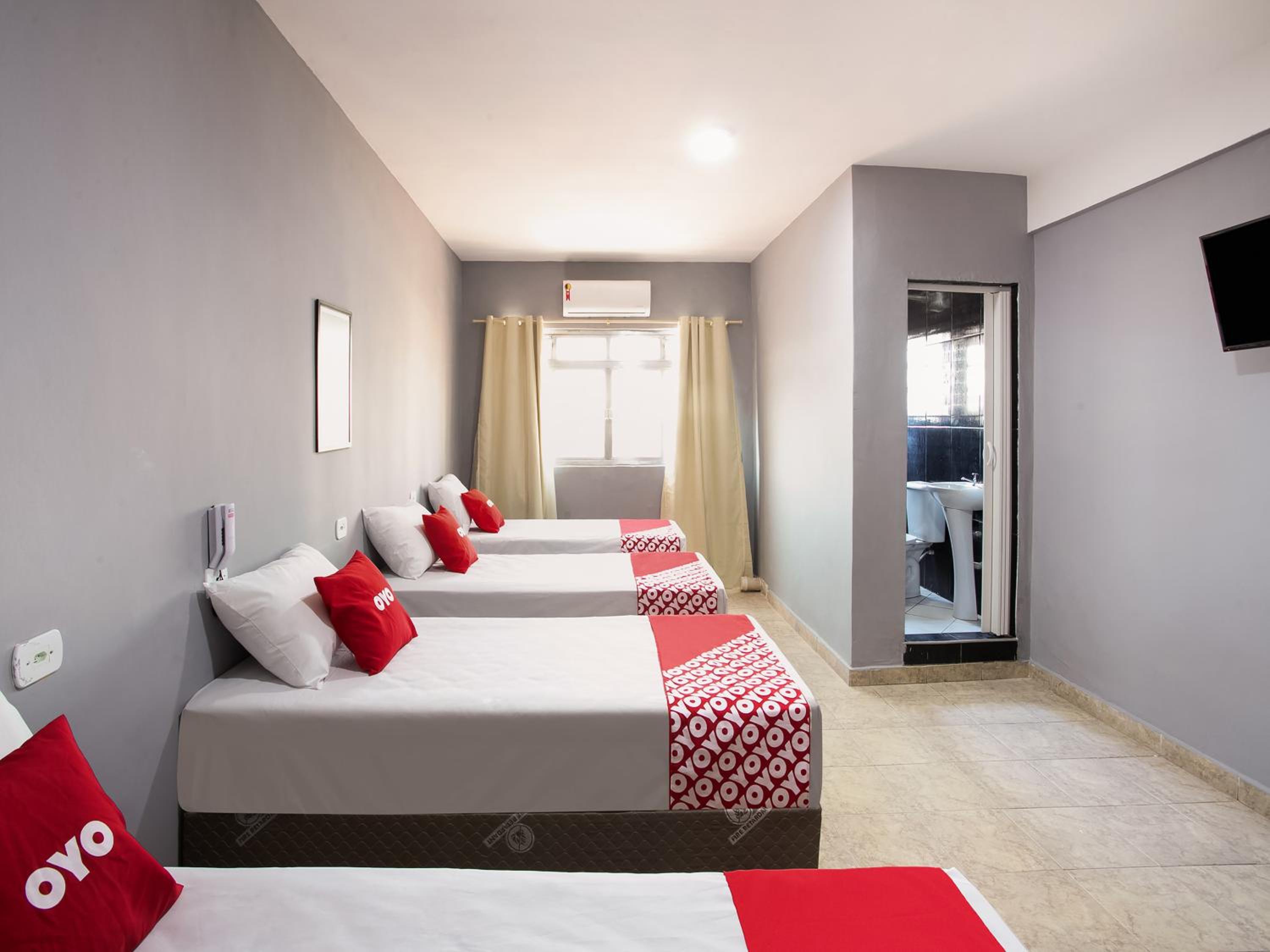Quadruple Room (4 Single Beds)