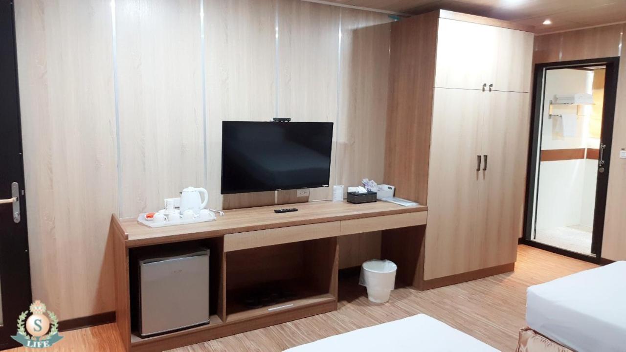 Quadruple Room with Shared Bathroom - Annex photo 3