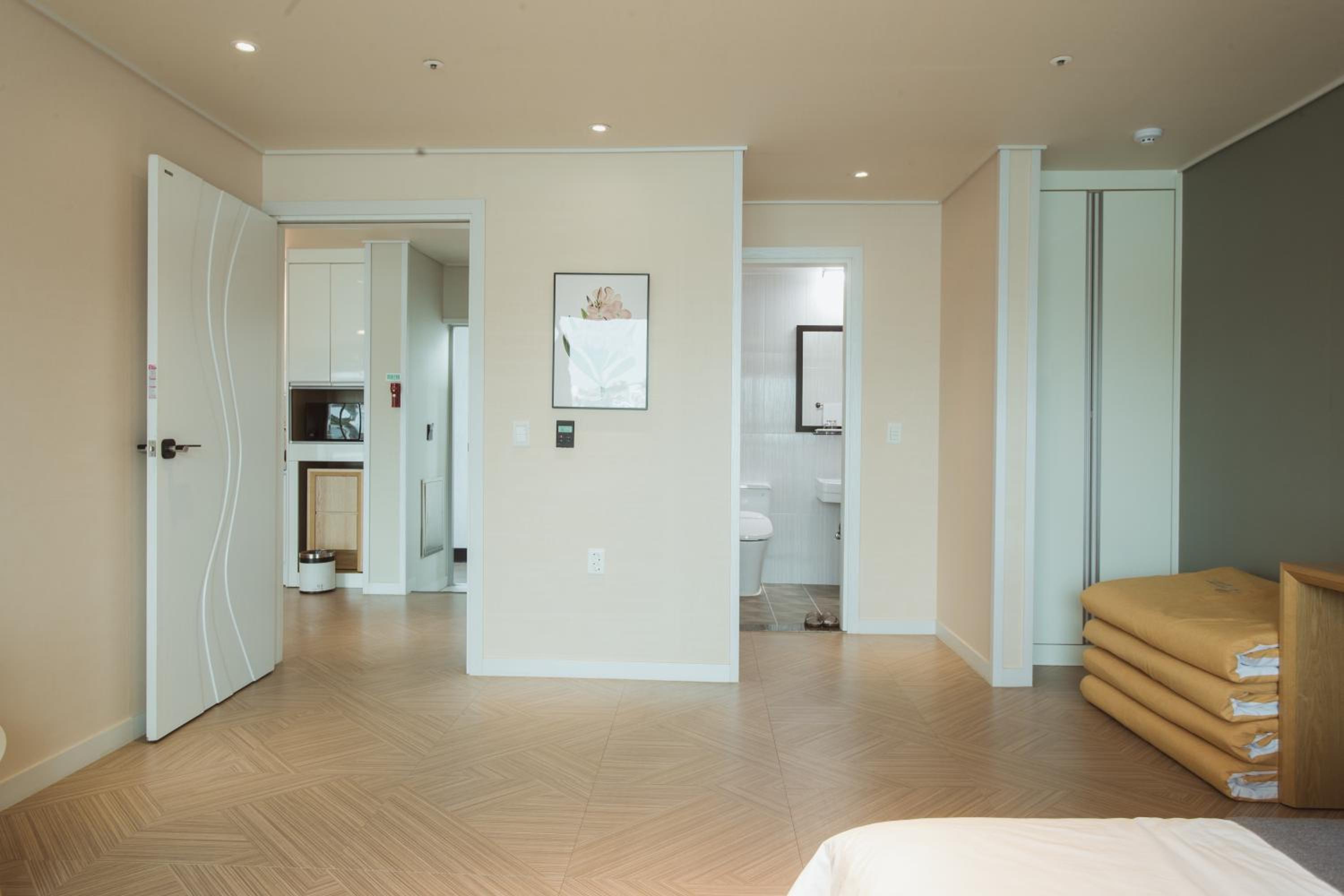 Suite Family Room - Ocean View - Photo 24