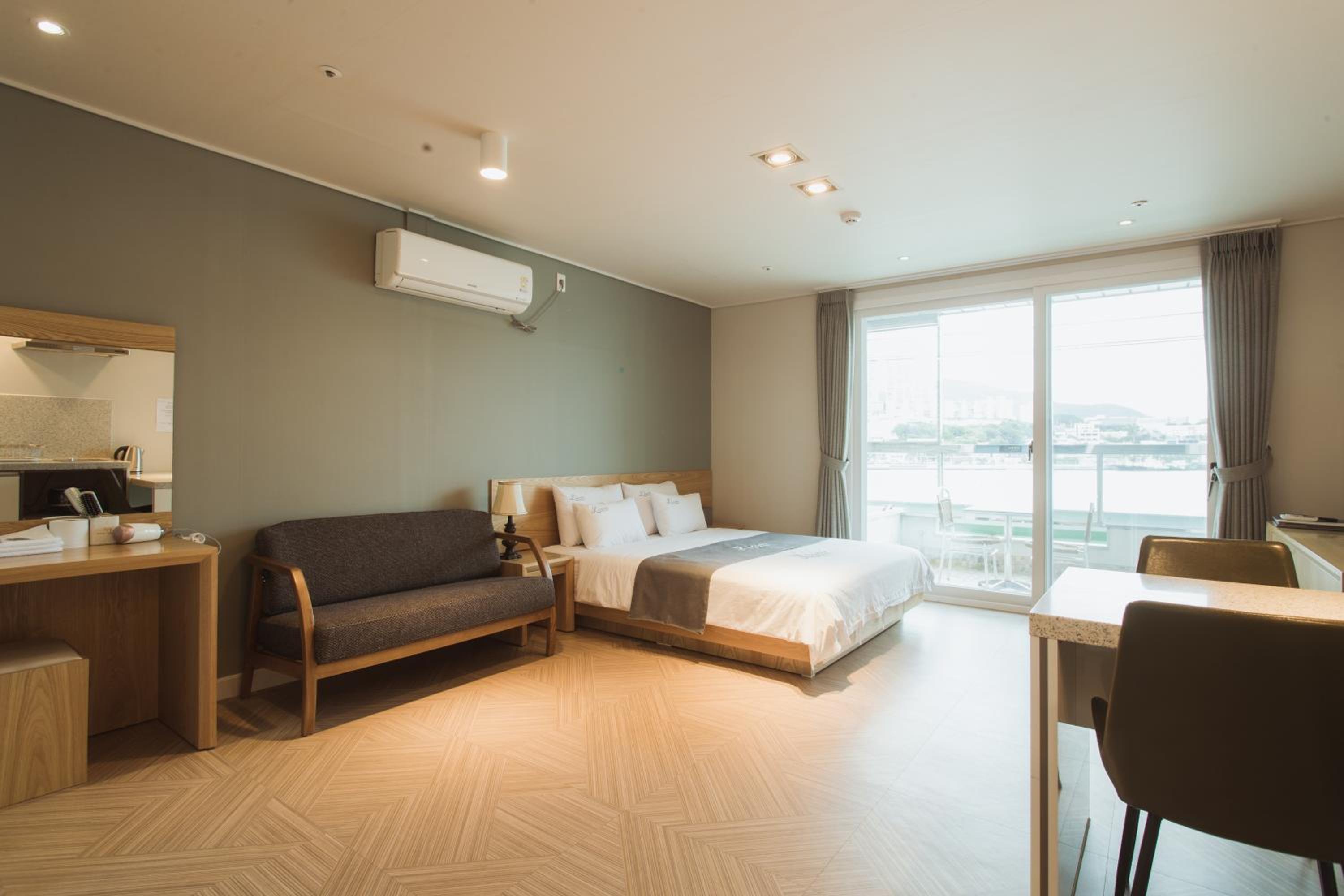 Suite Family Room - Ocean View - Photo 17