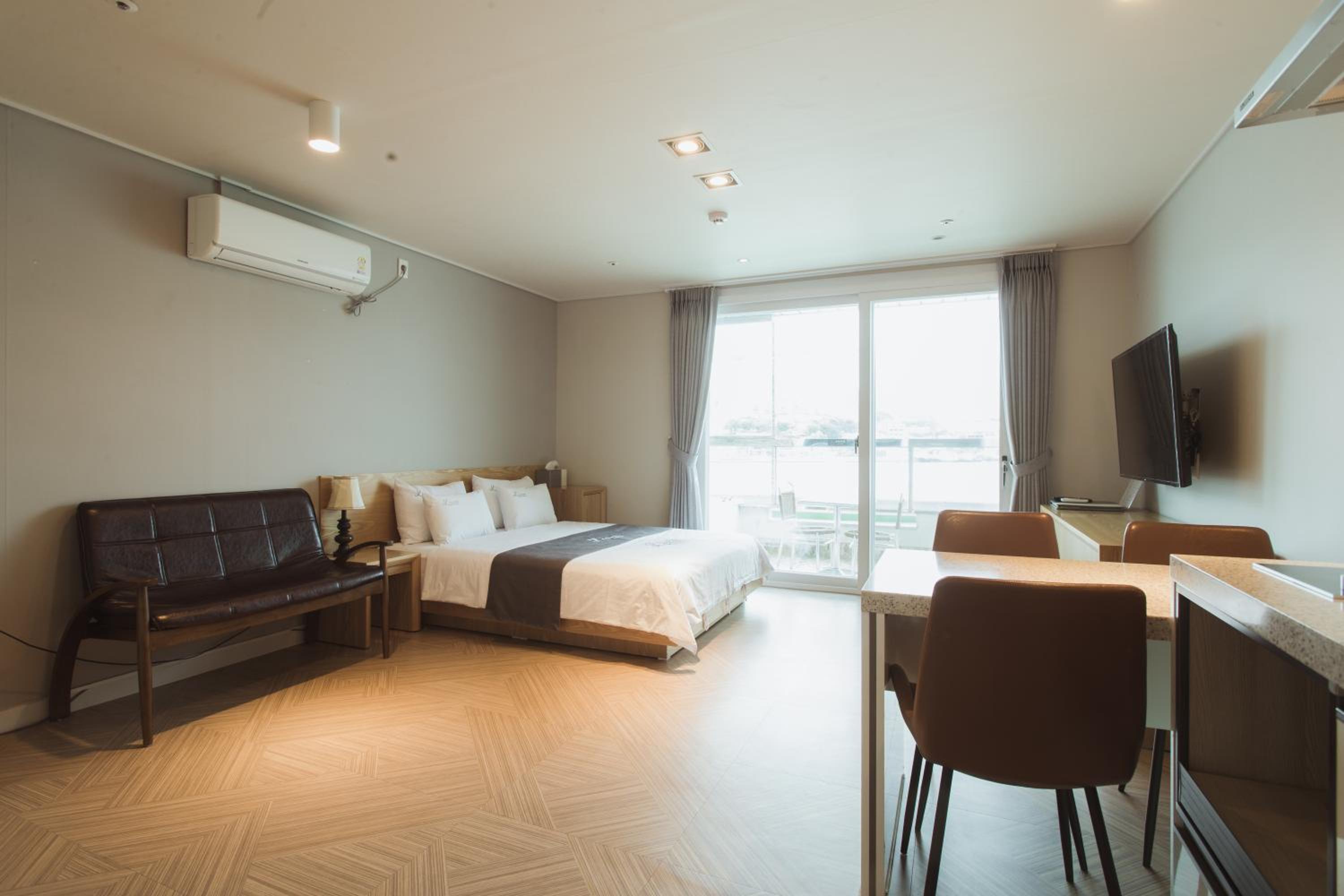 Suite Family Room - Ocean View - Photo 21