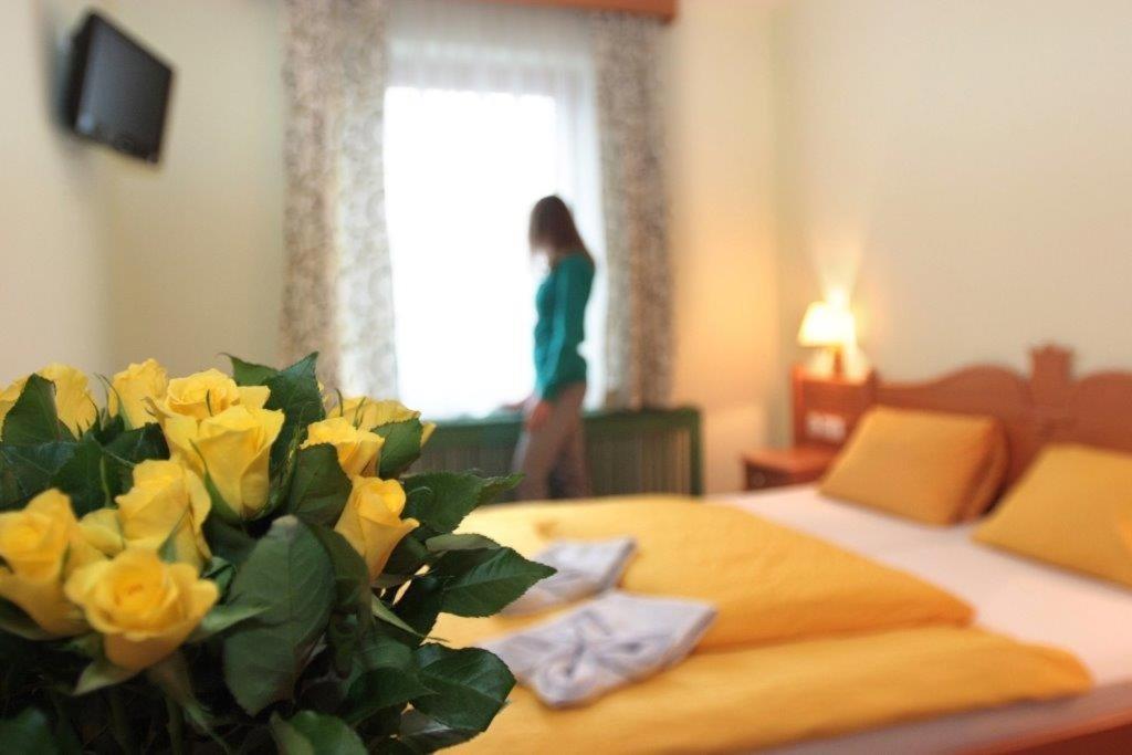 Standard Double Room with Shared Bathroom photo 3