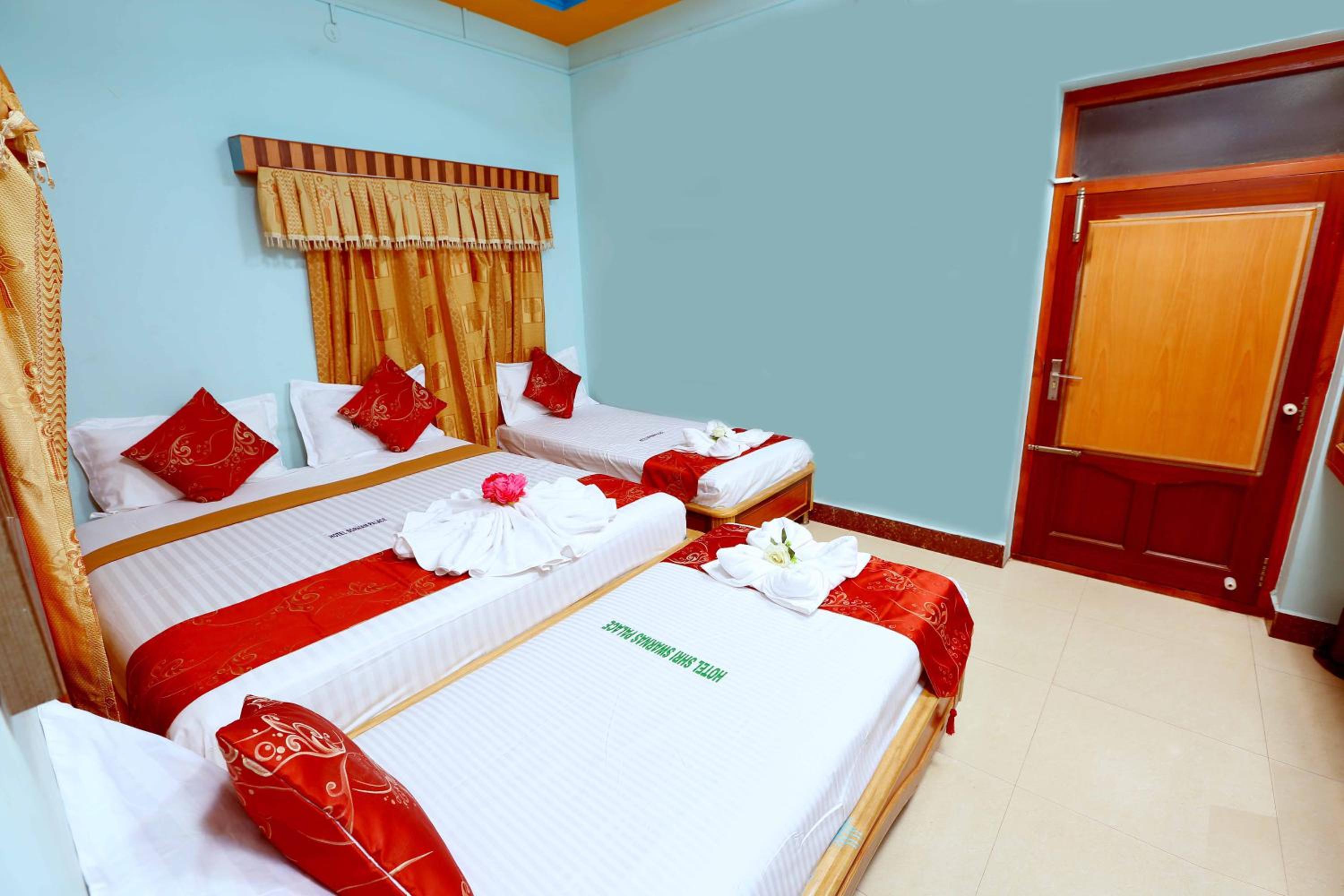 Executive Four Bed Room With AC