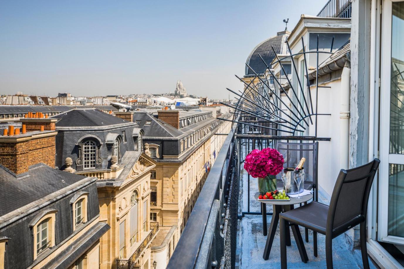 Junior Suite with Balcony photo 3