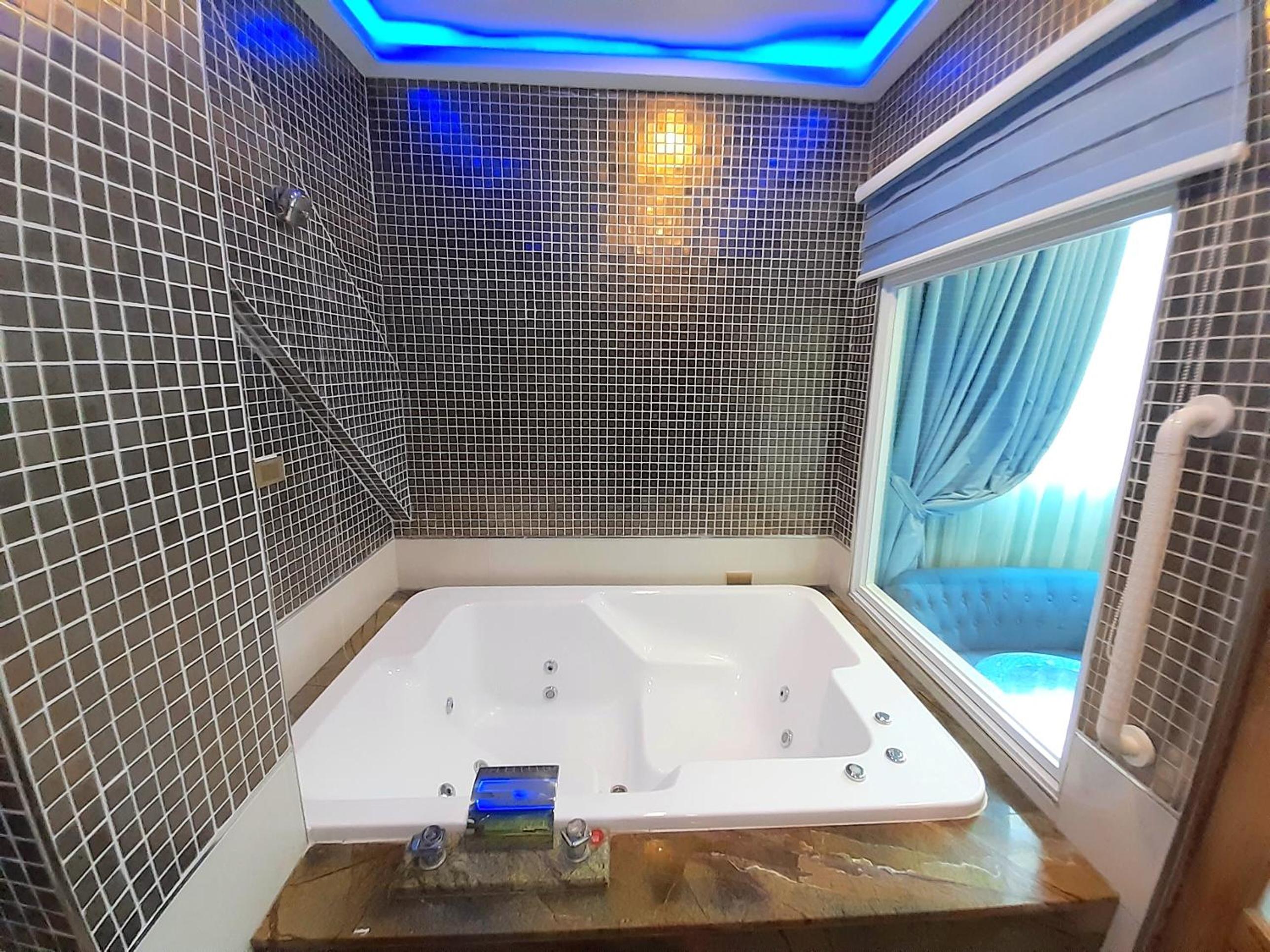 Quadruple Room with Bathroom photo 2