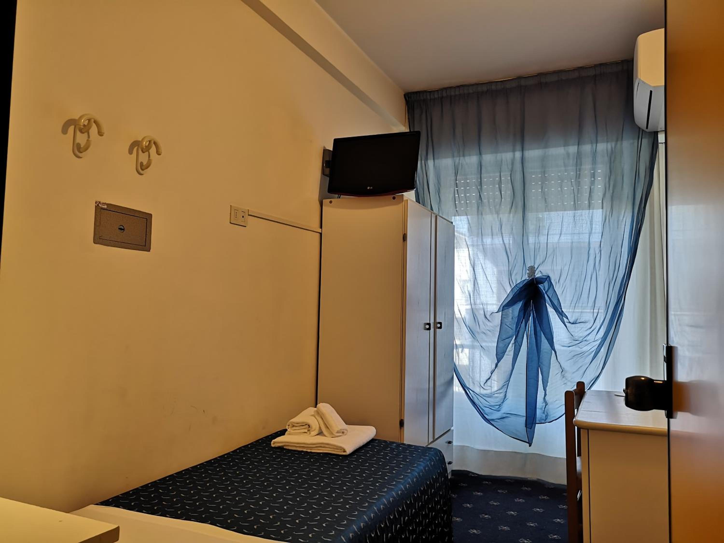 Economy Single Room