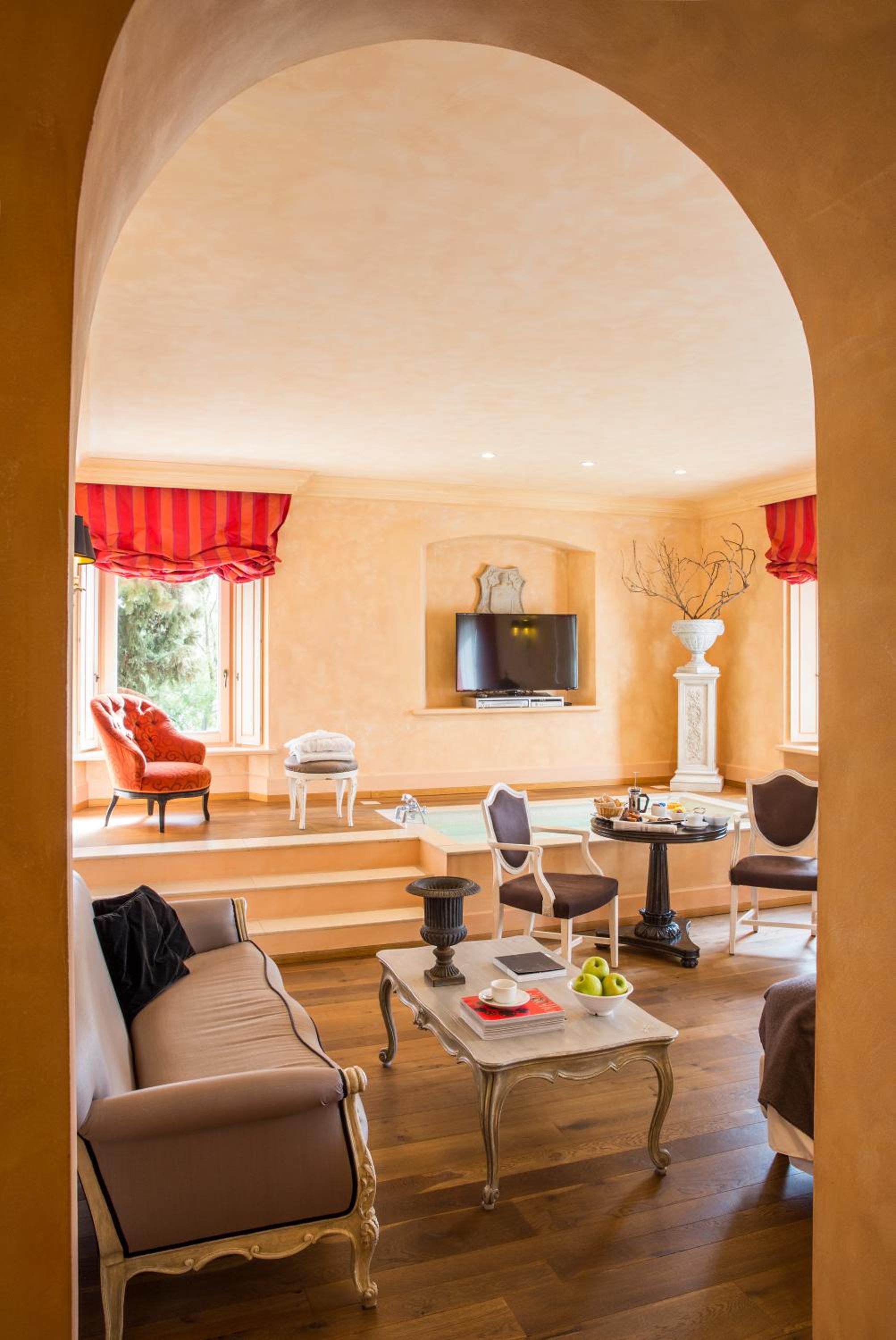Superior Suite - Photo 3