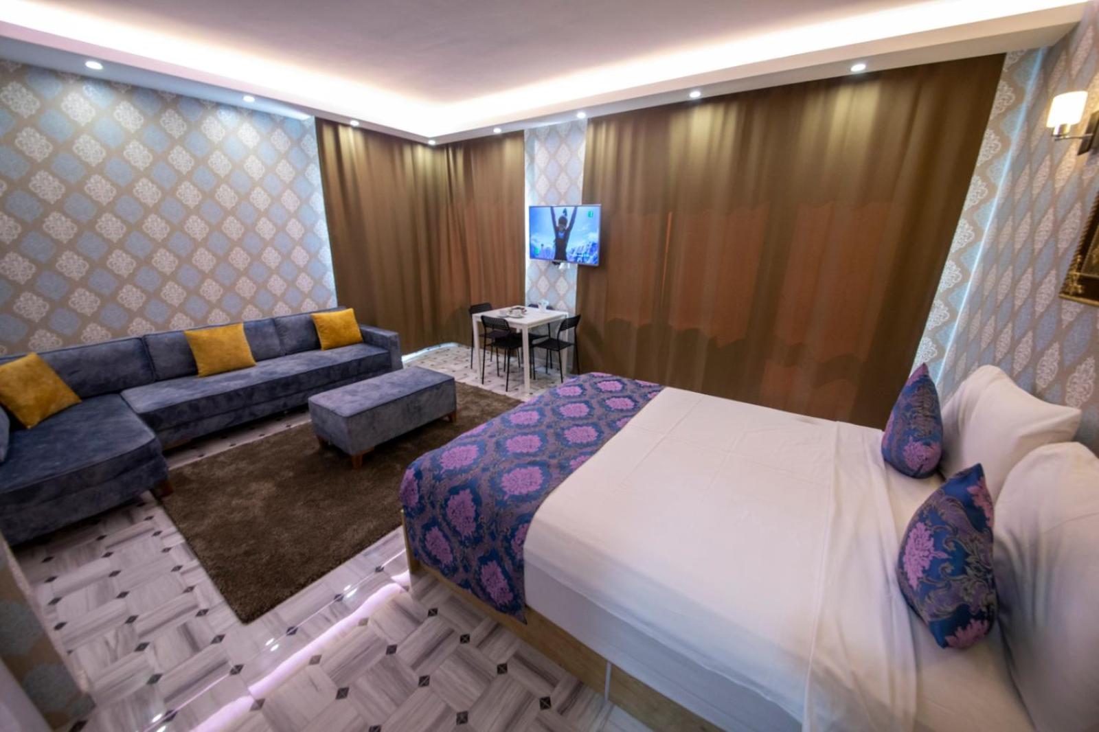 Deluxe Double Room with Balcony and Sea View photo 2