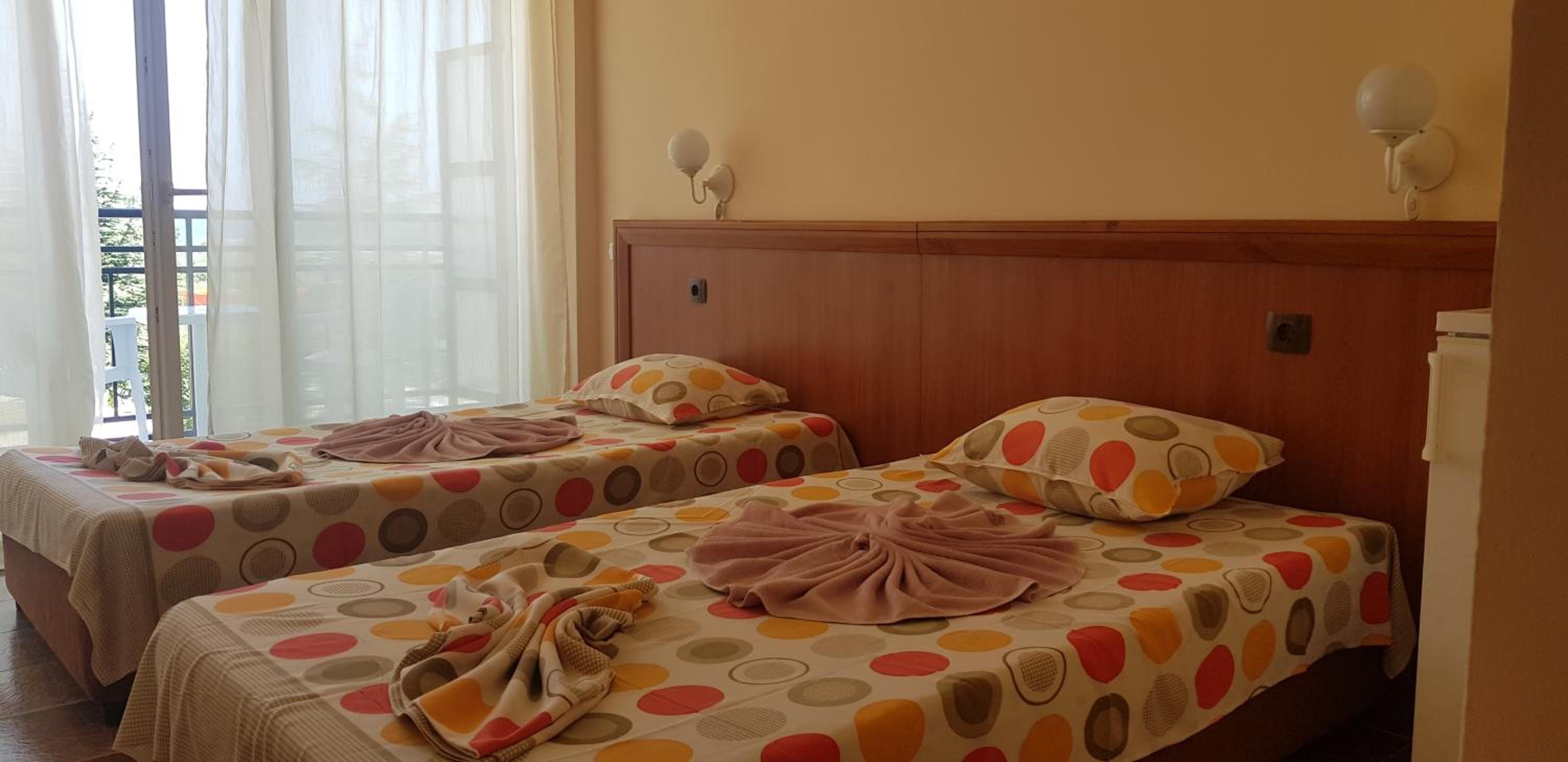 Twin Room with Balcony and Free Parking