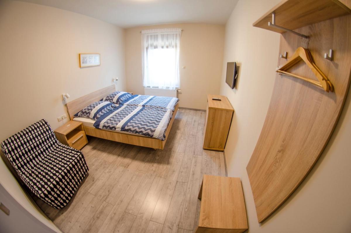 Deluxe Room (2 Adults + 1 Child) photo 1