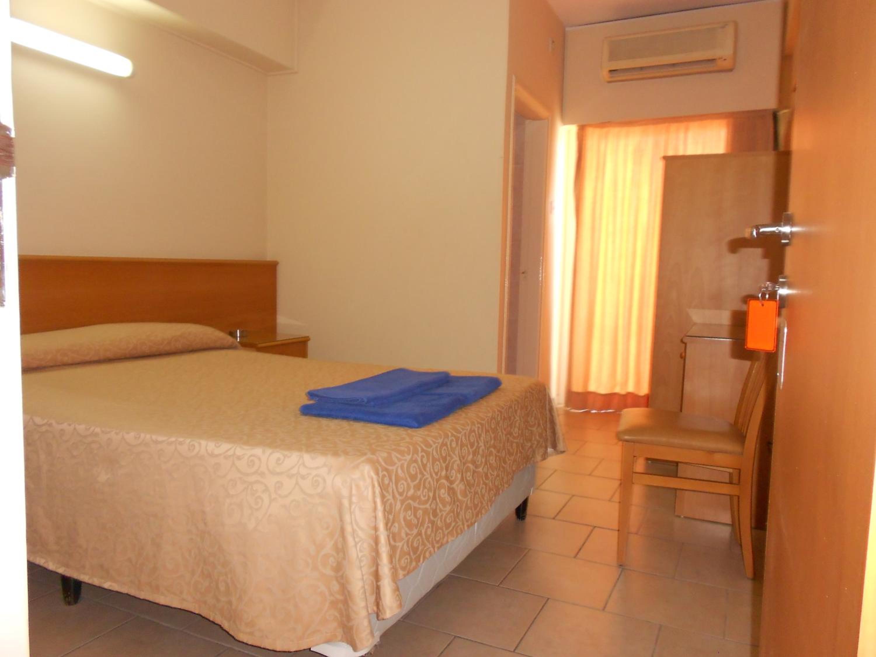 Double Room - Photo 4