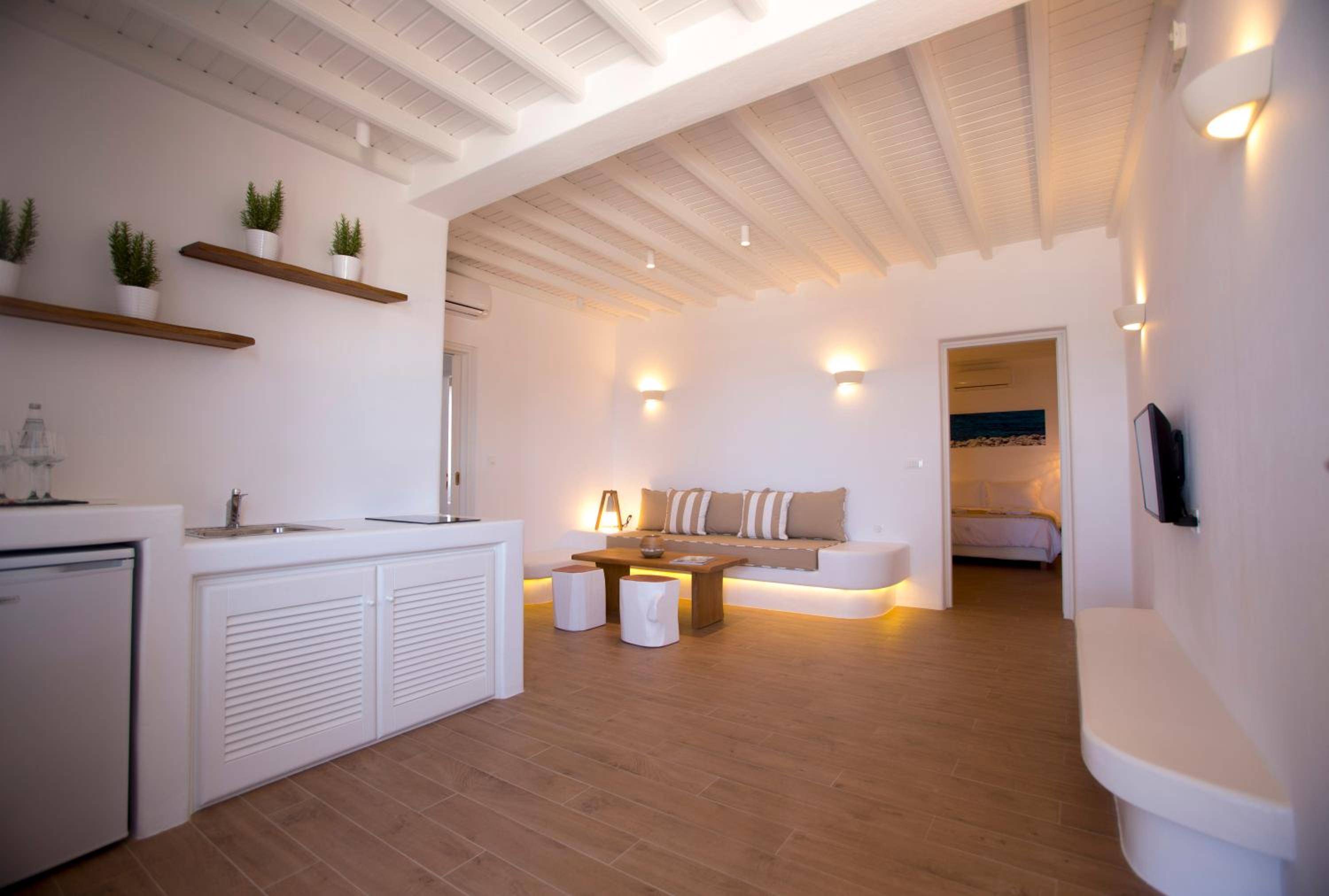 Two-Bedroom Suite with Sea View - Photo 1