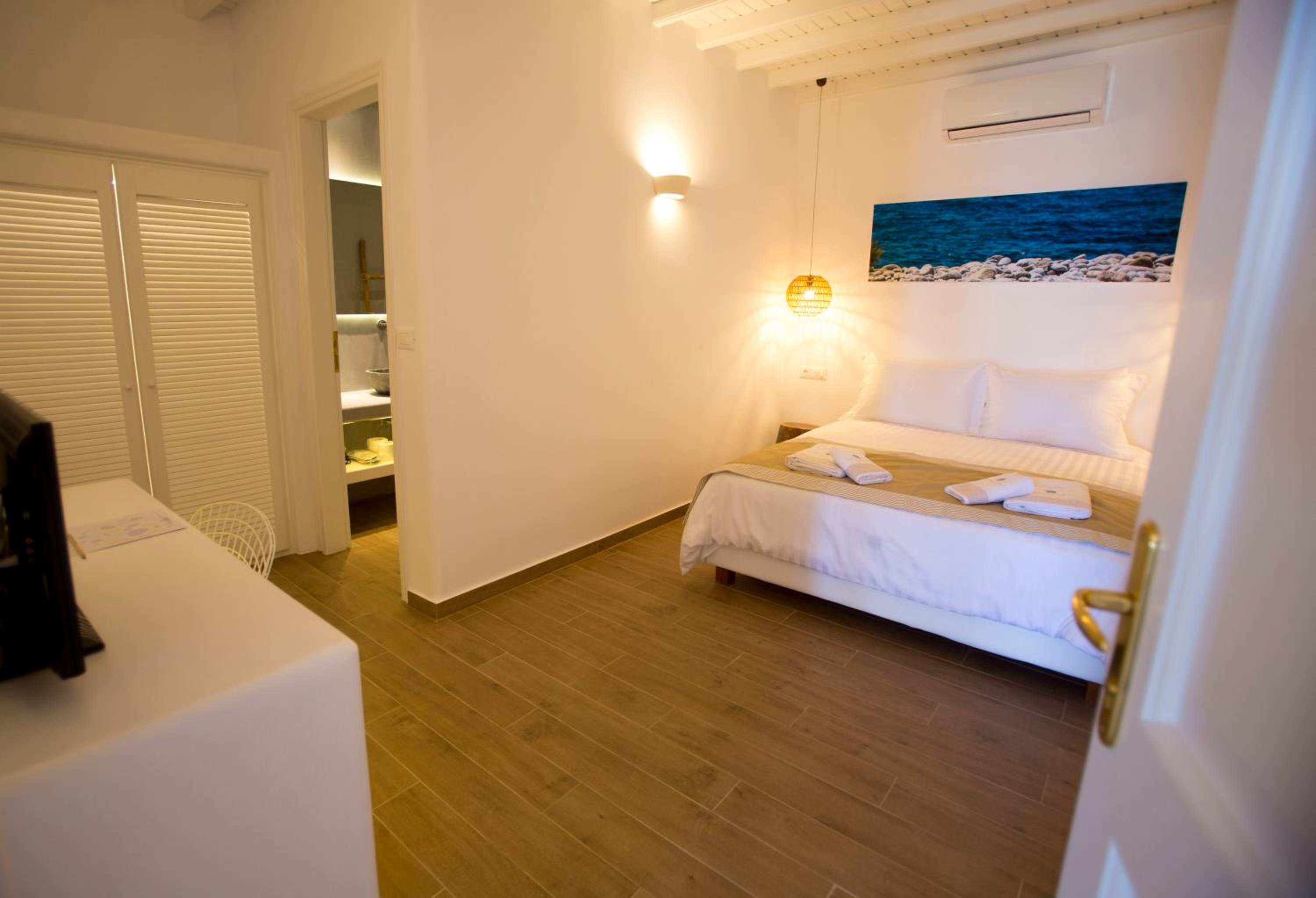 Two-Bedroom Suite with Sea View - Photo 3