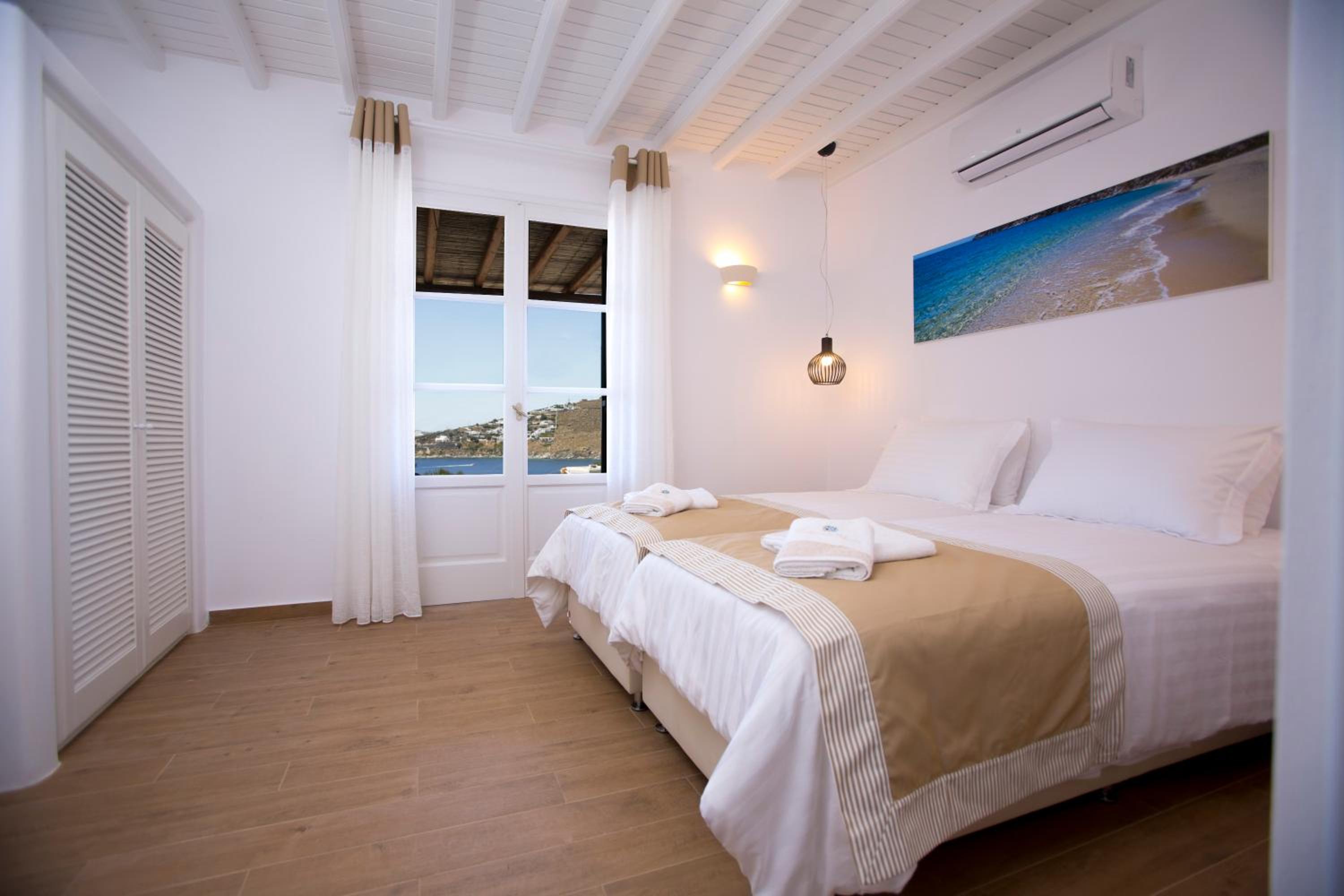 Two-Bedroom Suite with Sea View - Photo 5