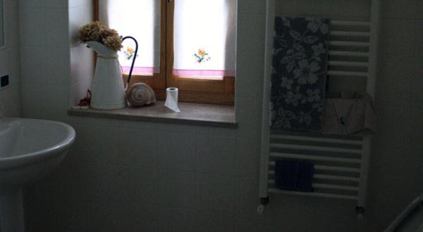 Double Room with Balcony - Photo 8