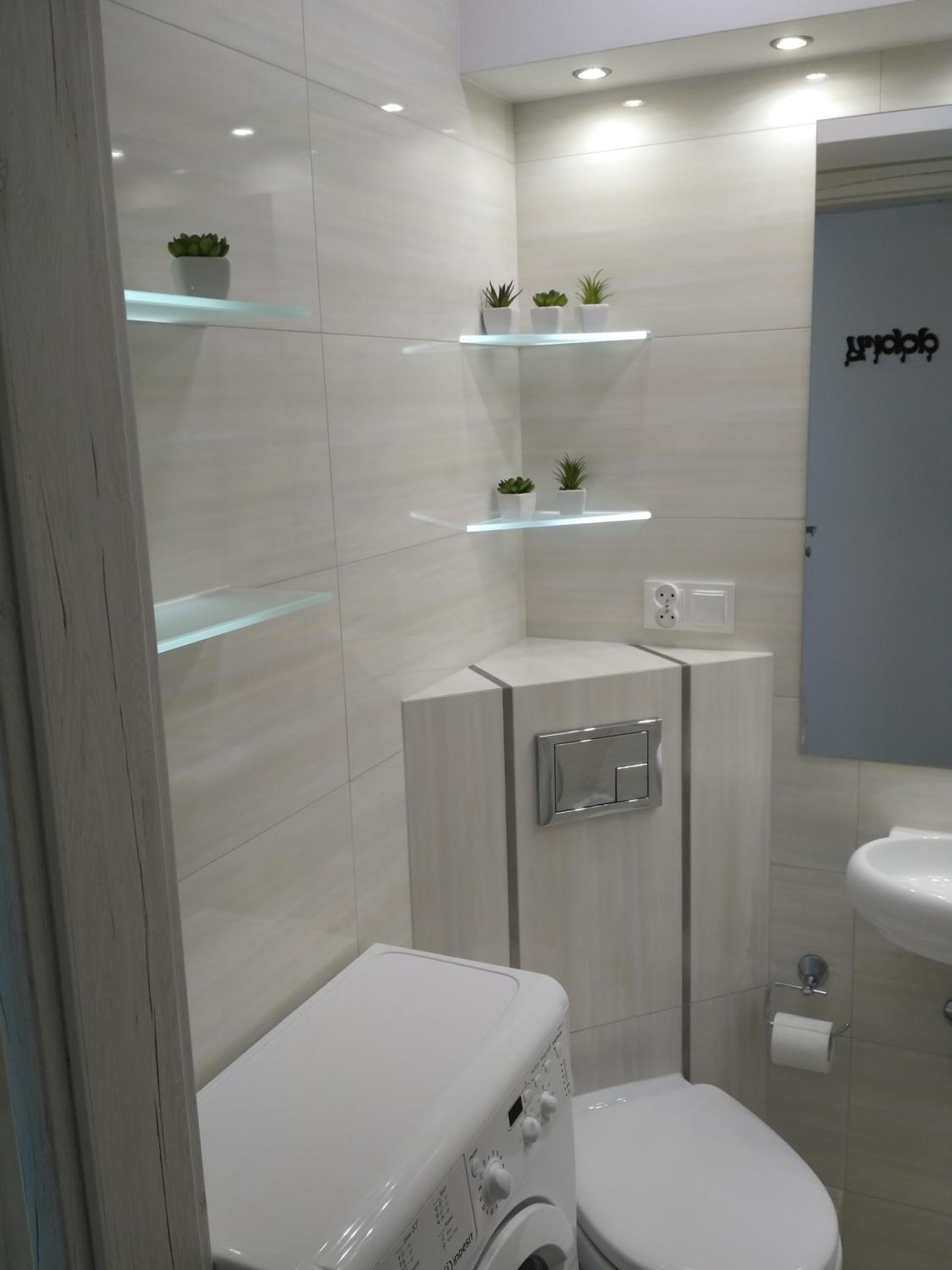 Apartment with Shower - Photo 2