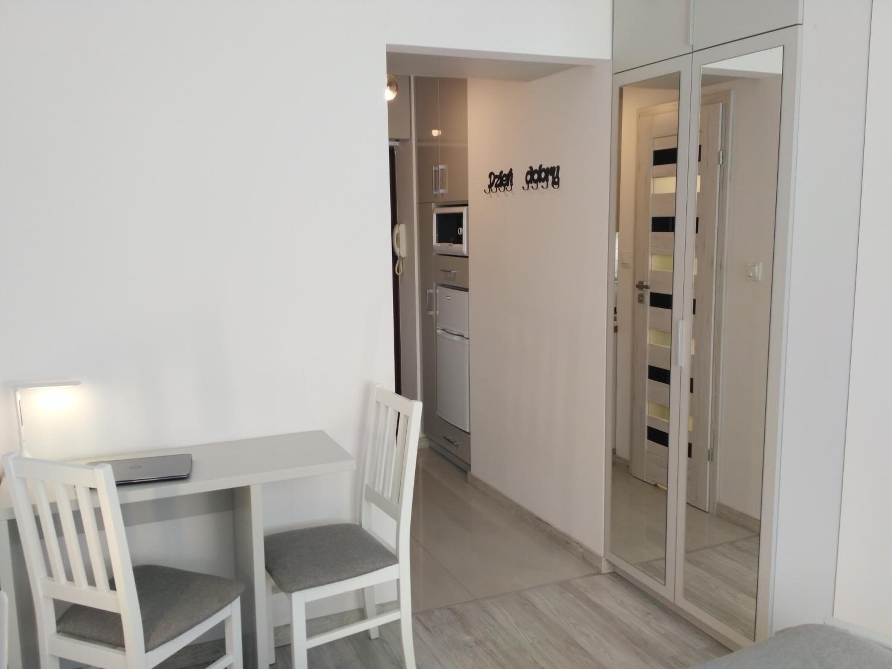 Apartment with Shower - Photo 3