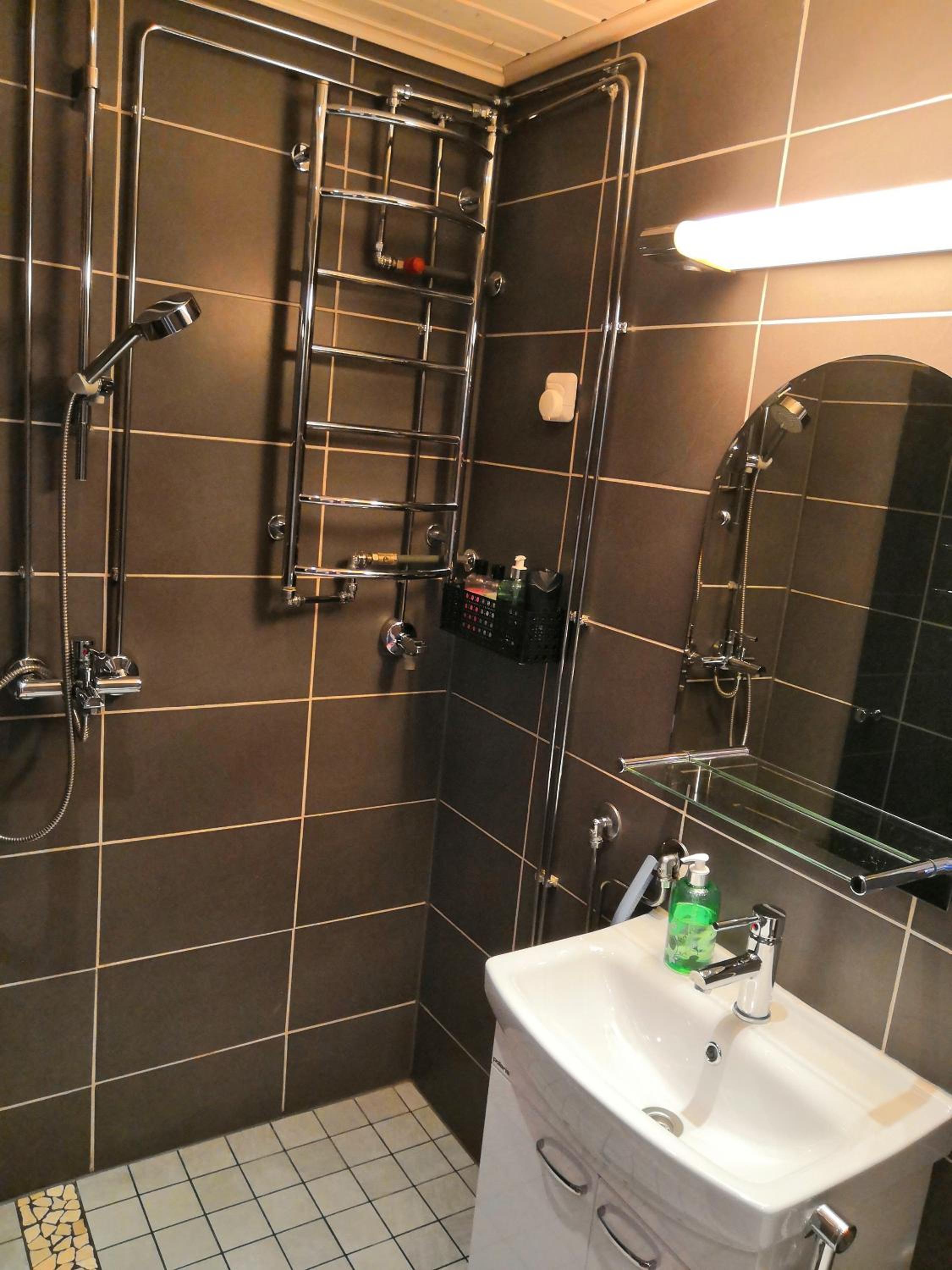 One-Bedroom Apartment - Photo 13