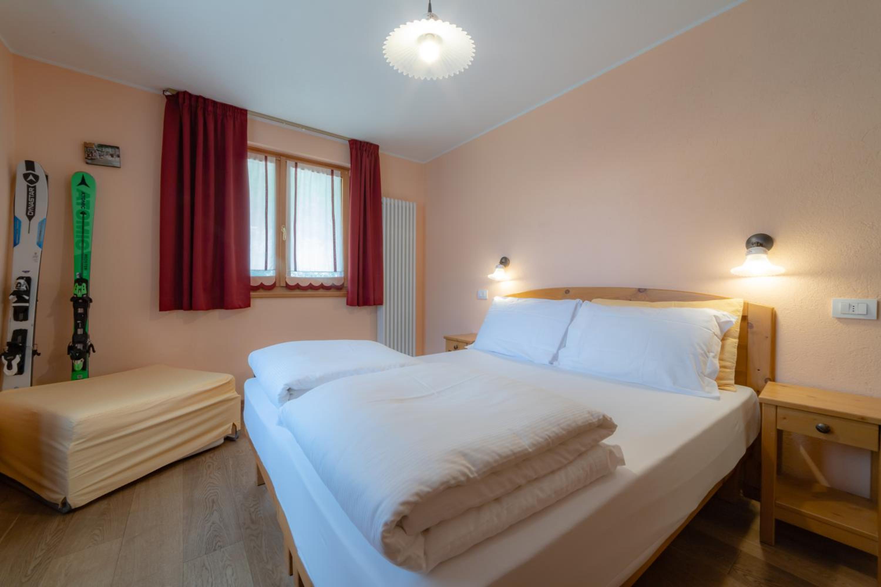 One-Bedroom Apartment - Photo 14