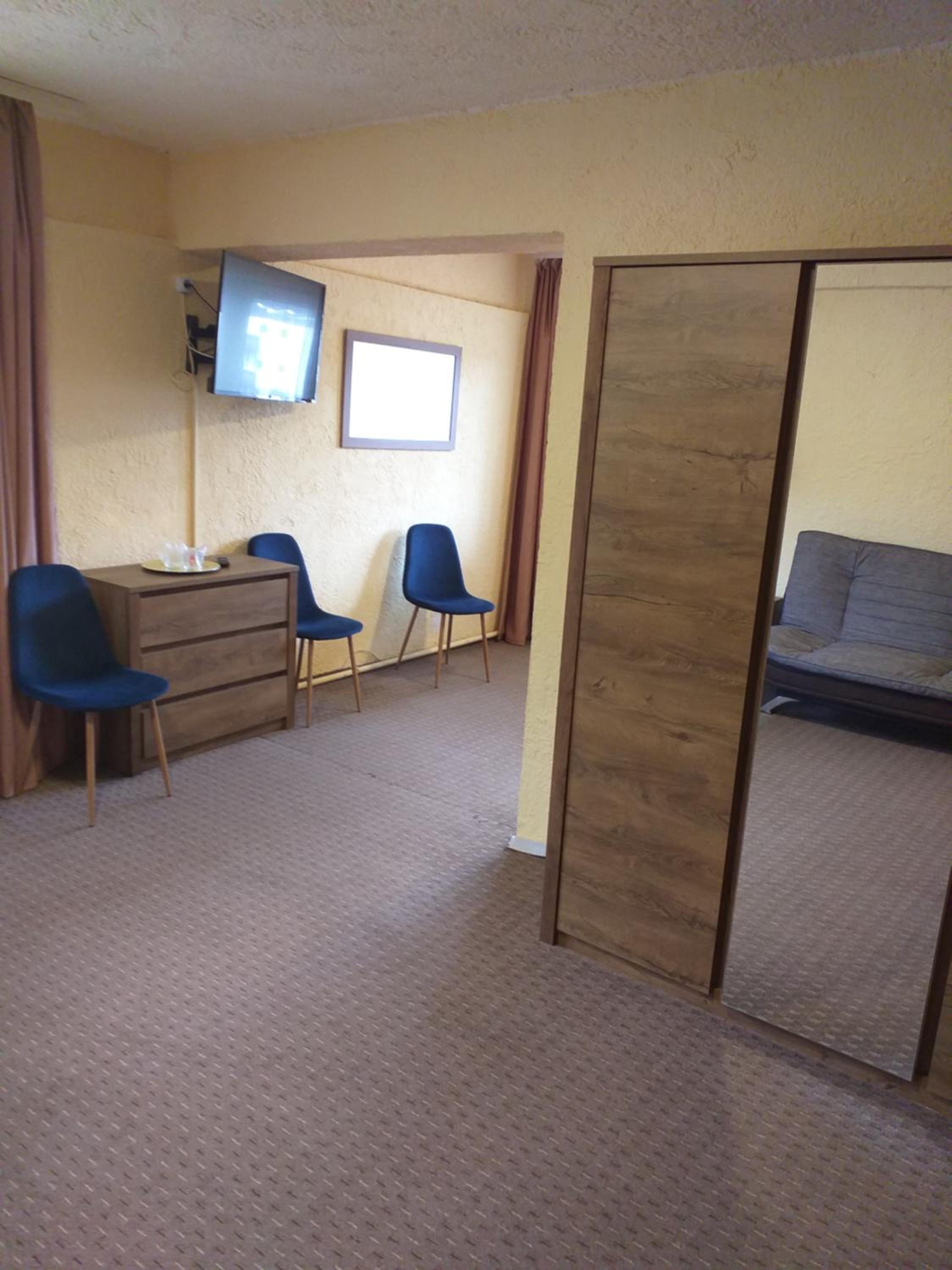 Suite - Photo 6