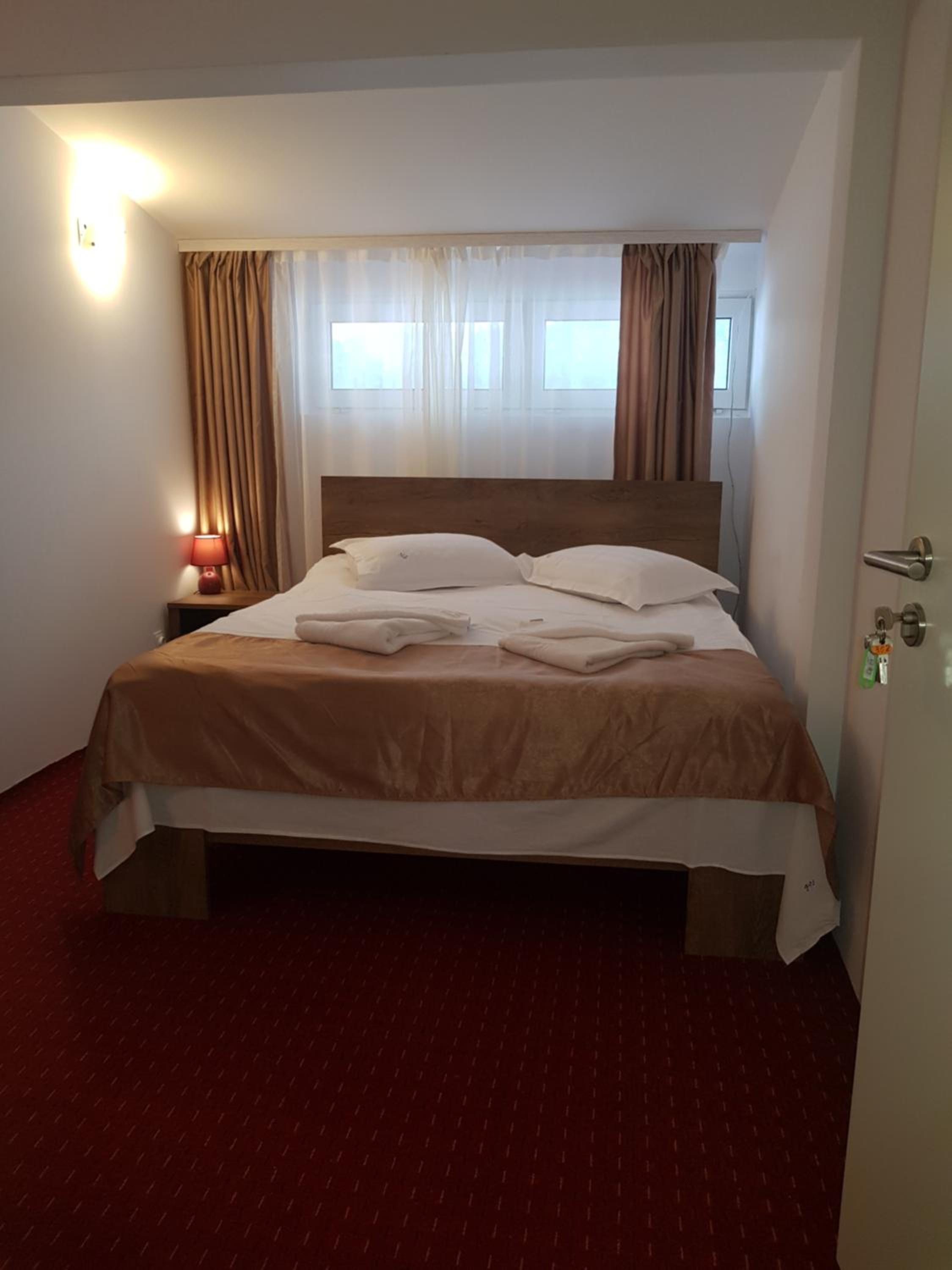 Double Room - Photo 4