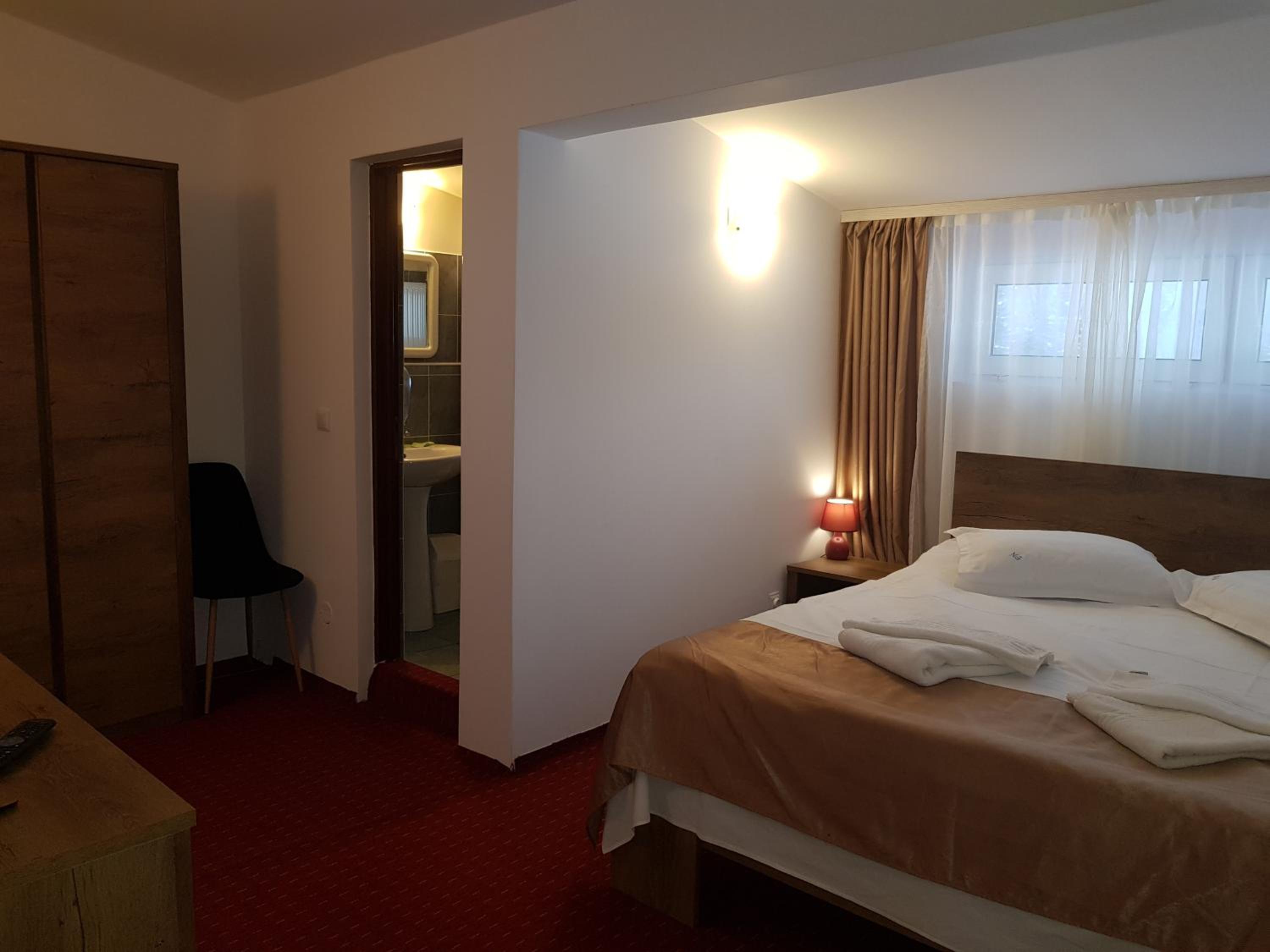 Double Room - Photo 1