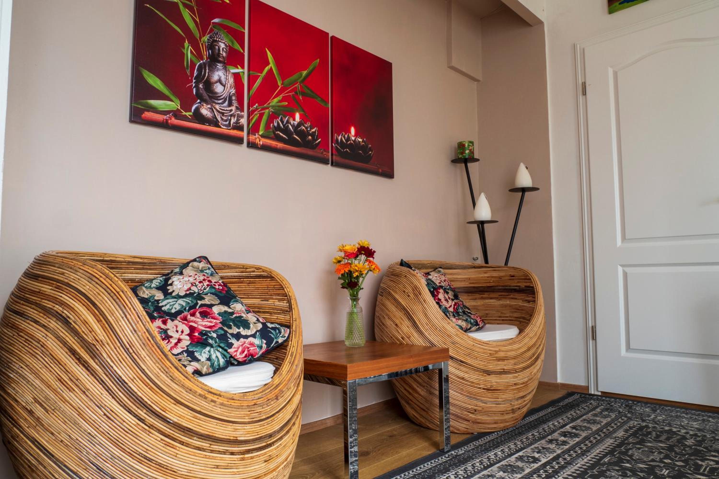 Three-Bedroom Apartment - Photo 6