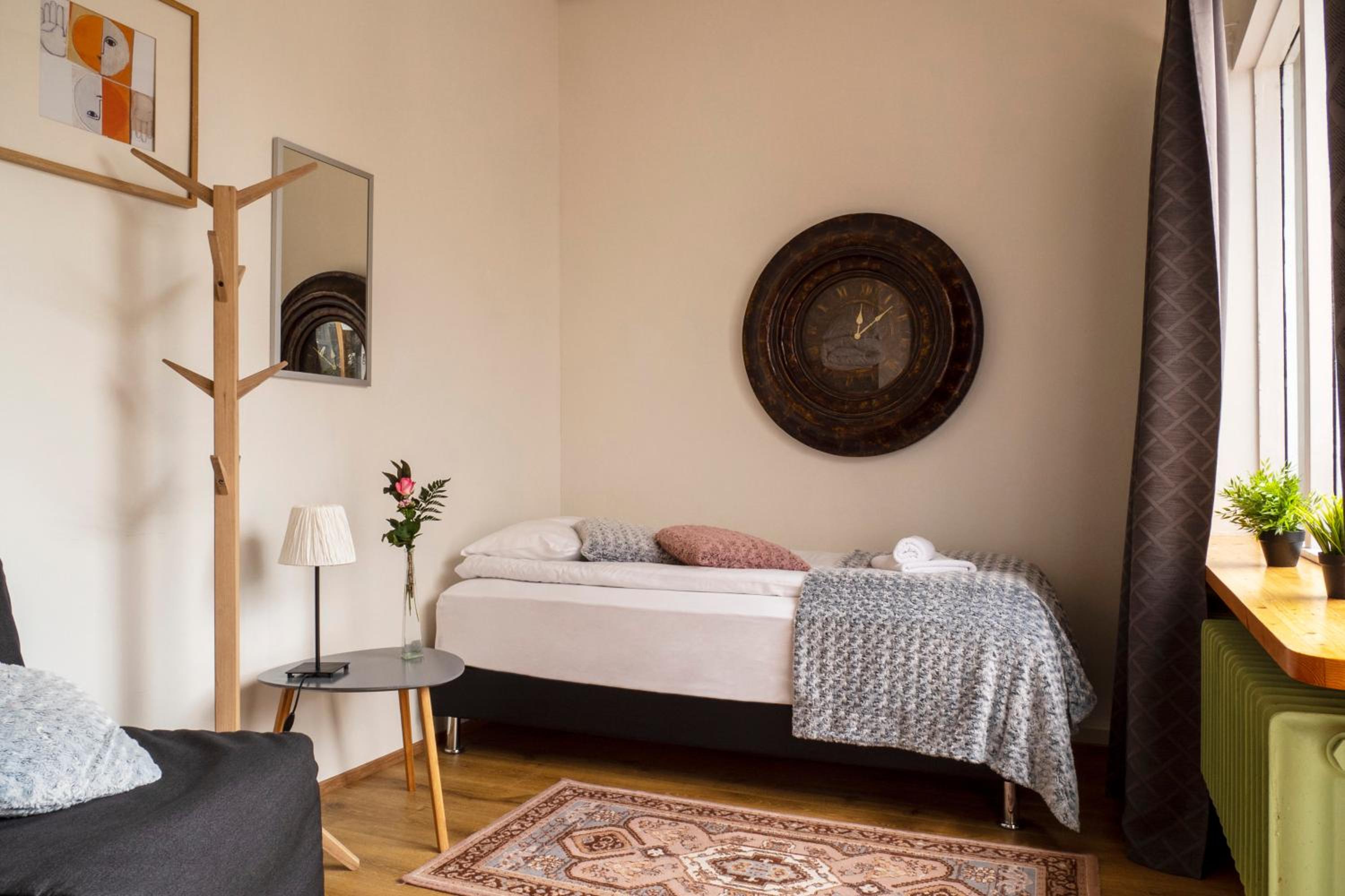 Three-Bedroom Apartment - Photo 9