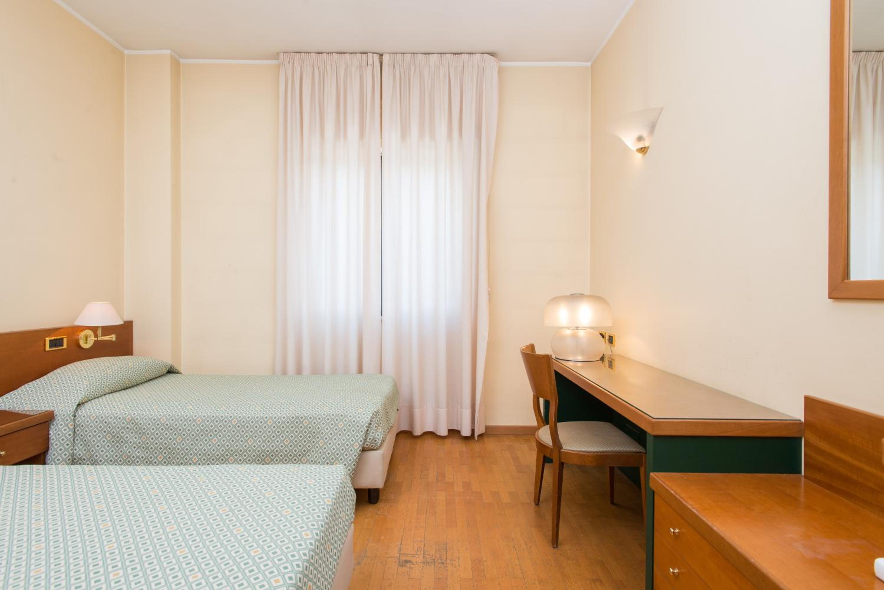 Standard Double/Twin Room photo 2