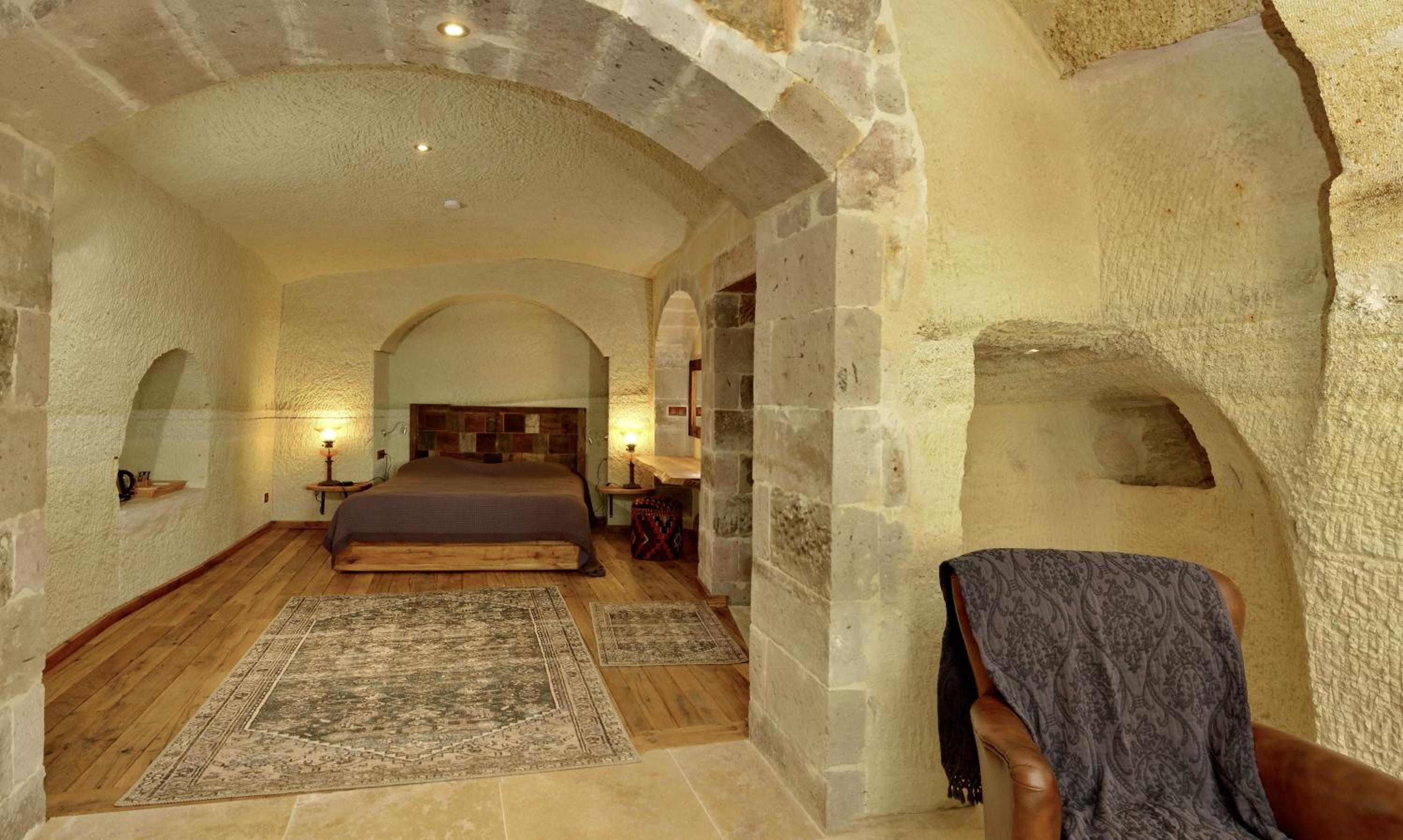 Suite with Mountain View - Photo 31