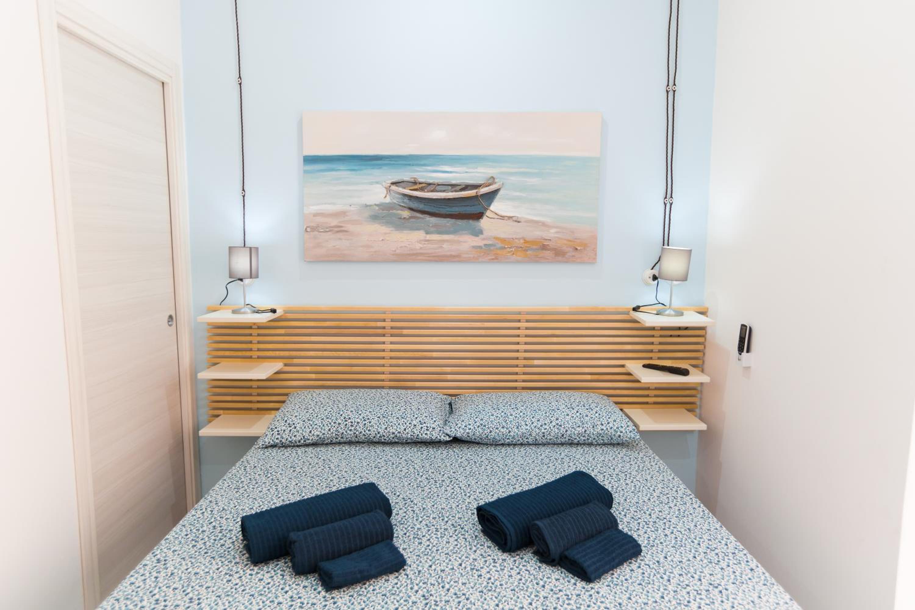 One-Bedroom House photo 1