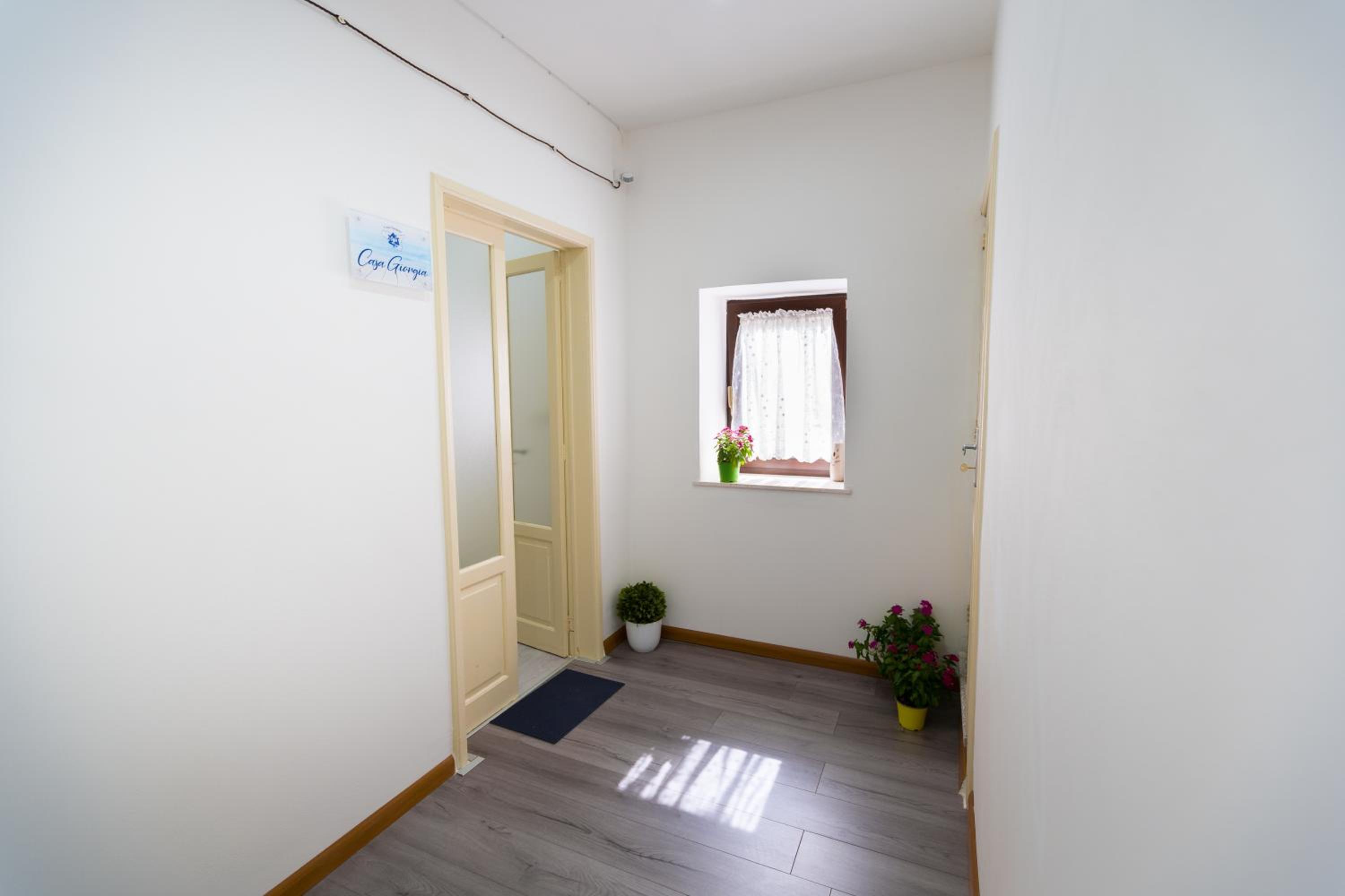 One-Bedroom House photo 3