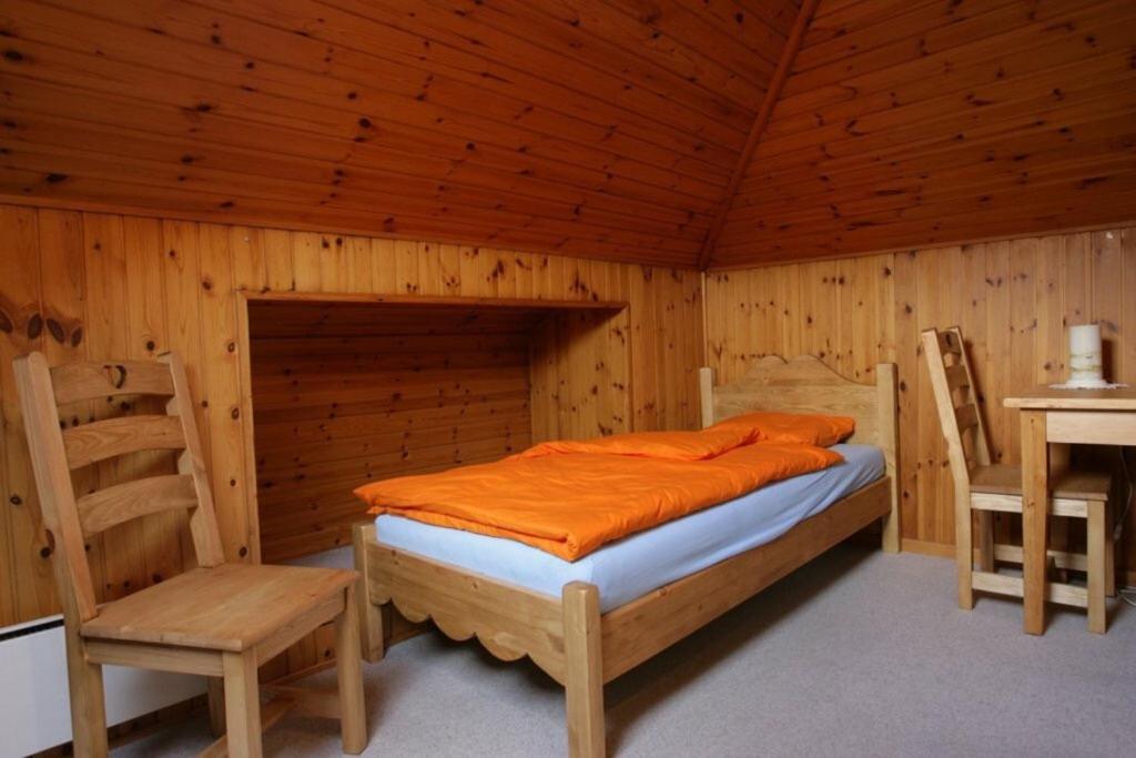 Twin Room with Shared Bathroom photo 1