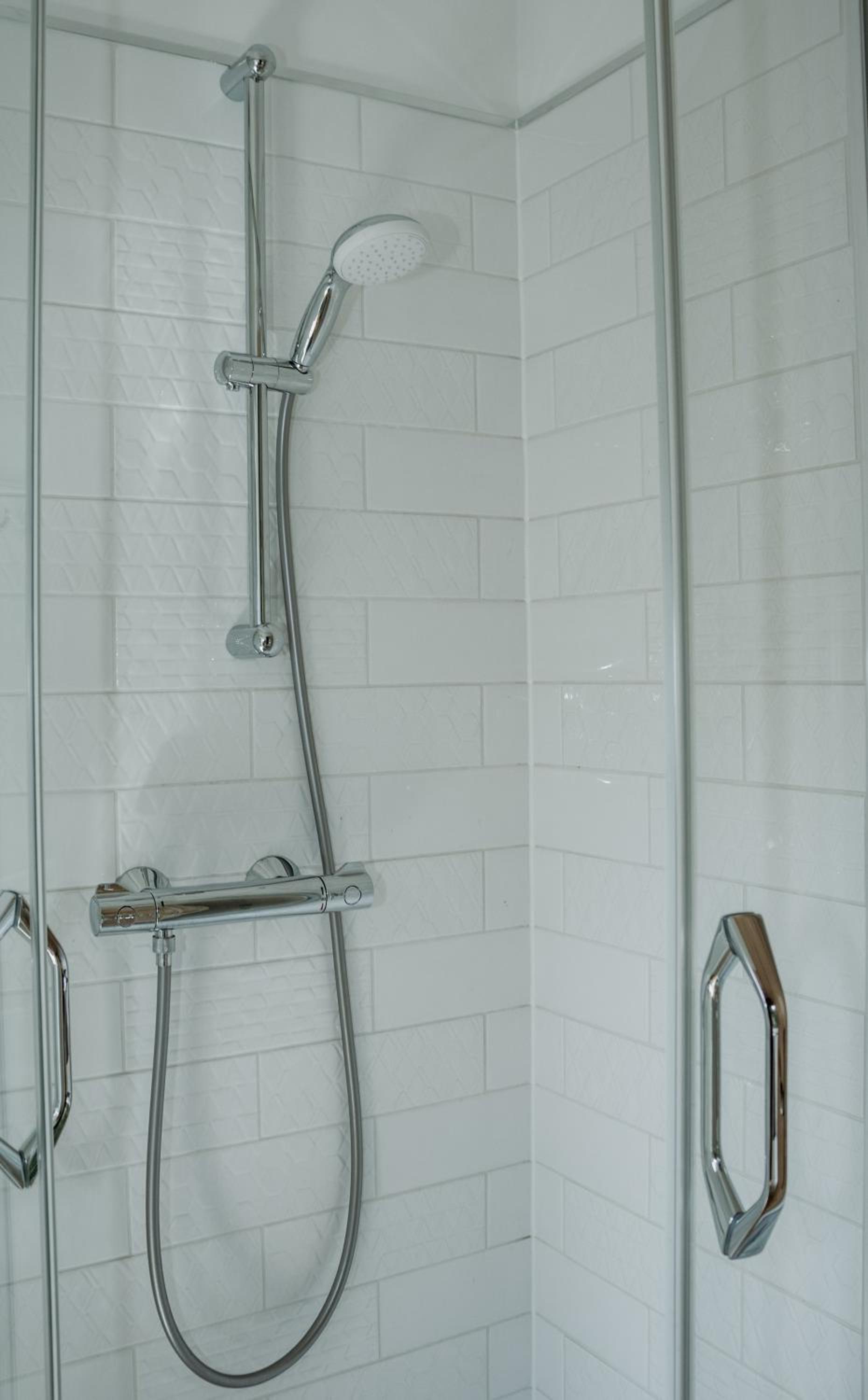 One-Bedroom House - Photo 9